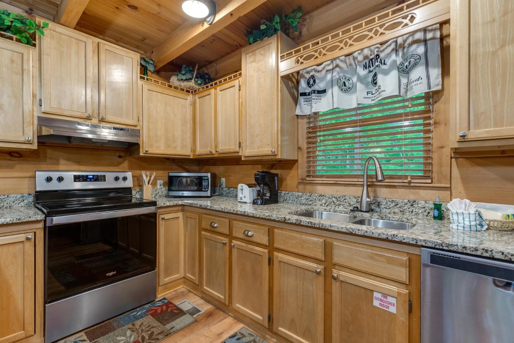 Kitchen or kitchenette in Above Ole Smokys Clouds