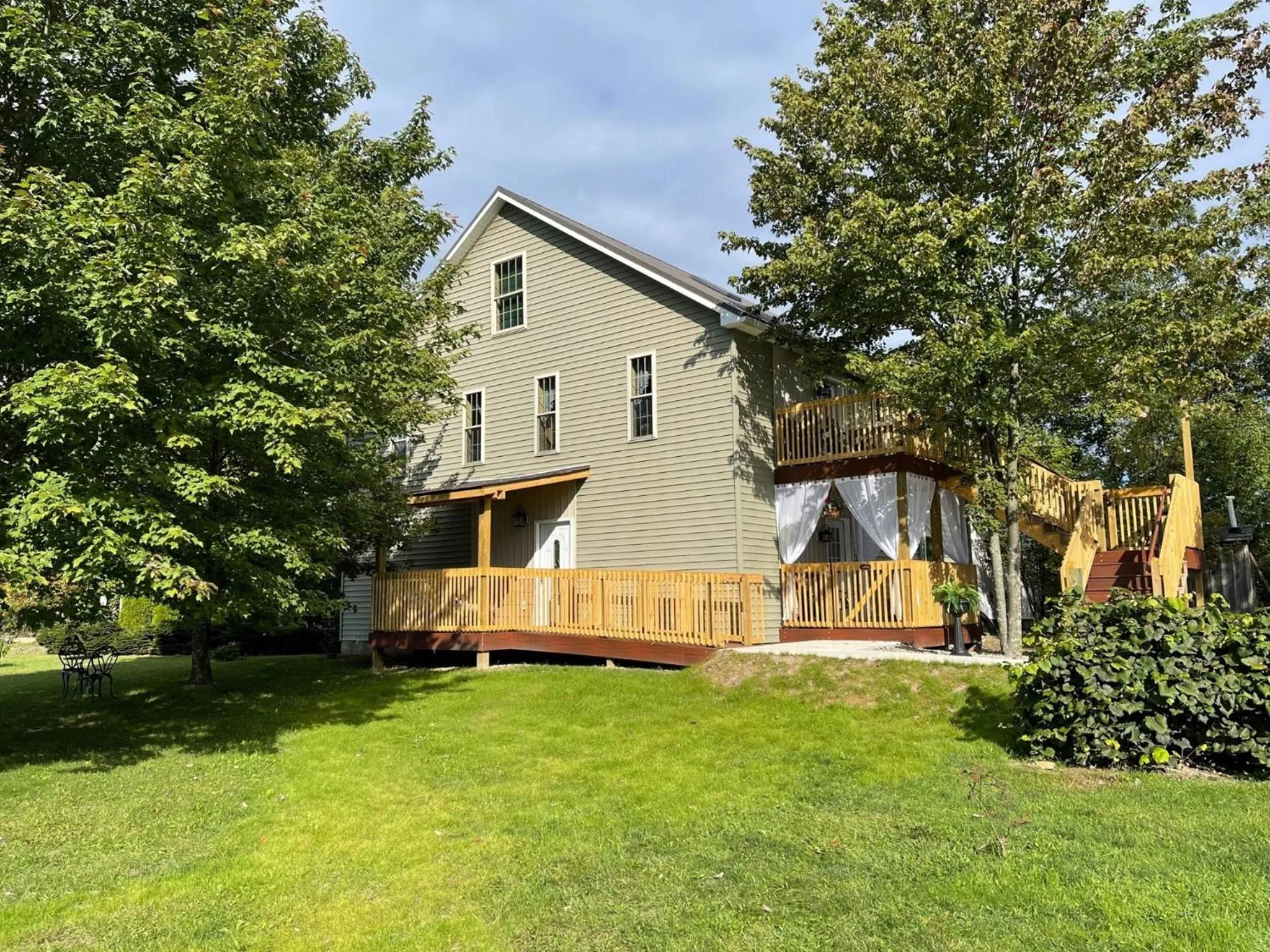 Deer Creek Winery at Brooks Estate