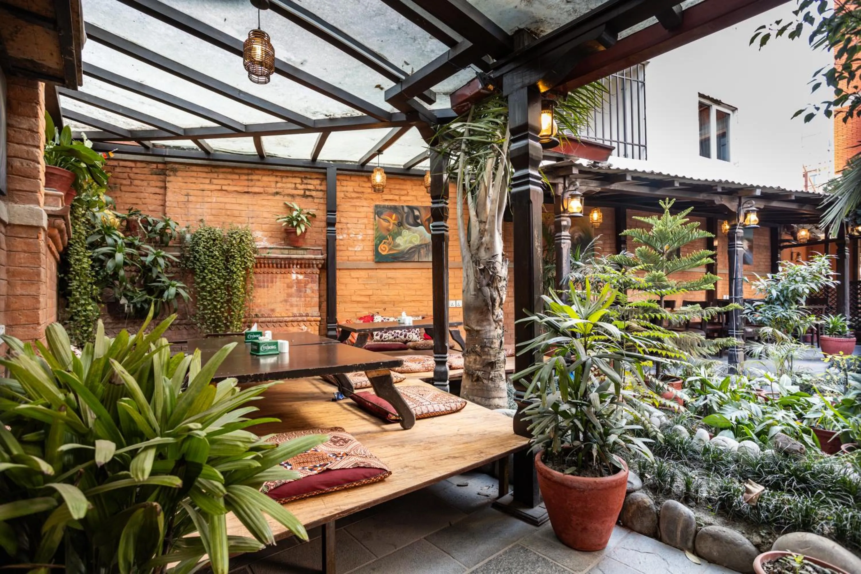 Restaurant/places to eat in Hotel Buddha