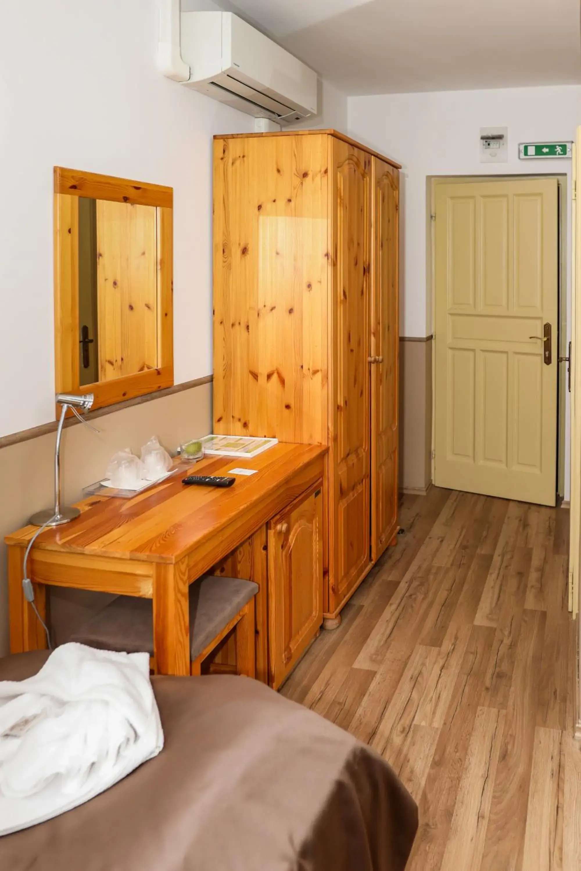 Standard Twin Room - single occupancy in Land-Plan Hotel Standard Twin Room - single occupancy in Land-Plan Hotel