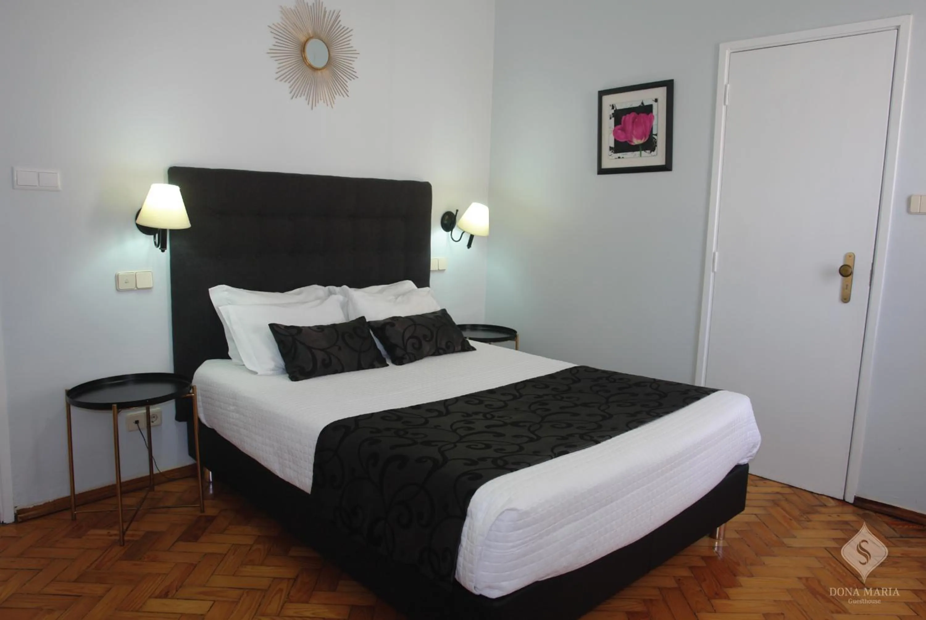 Bedroom, Bed in Dona Maria