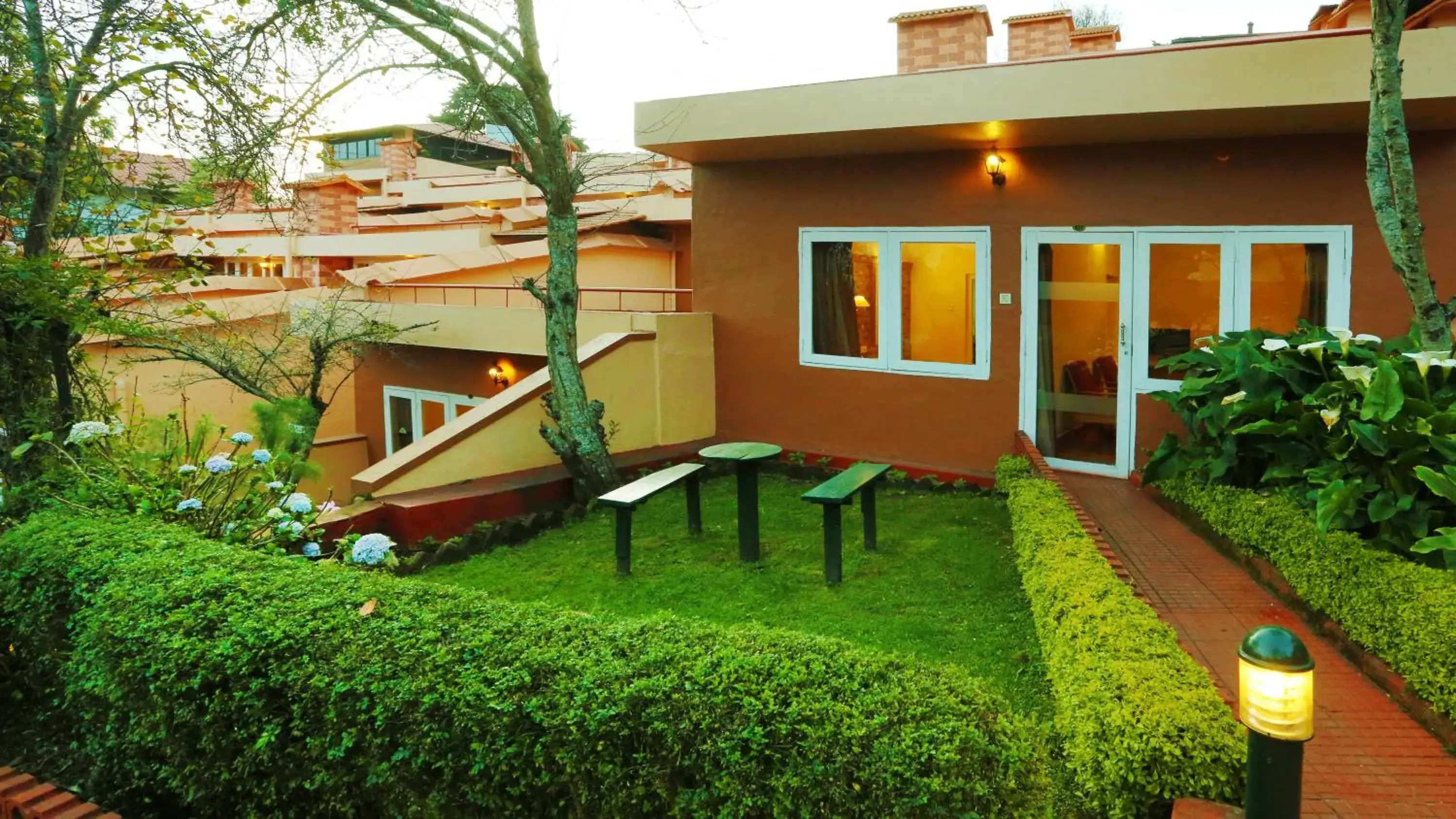 Suite in Kodai Resort Hotel, Kodaikanal Suite in Kodai Resort Hotel, Kodaikanal