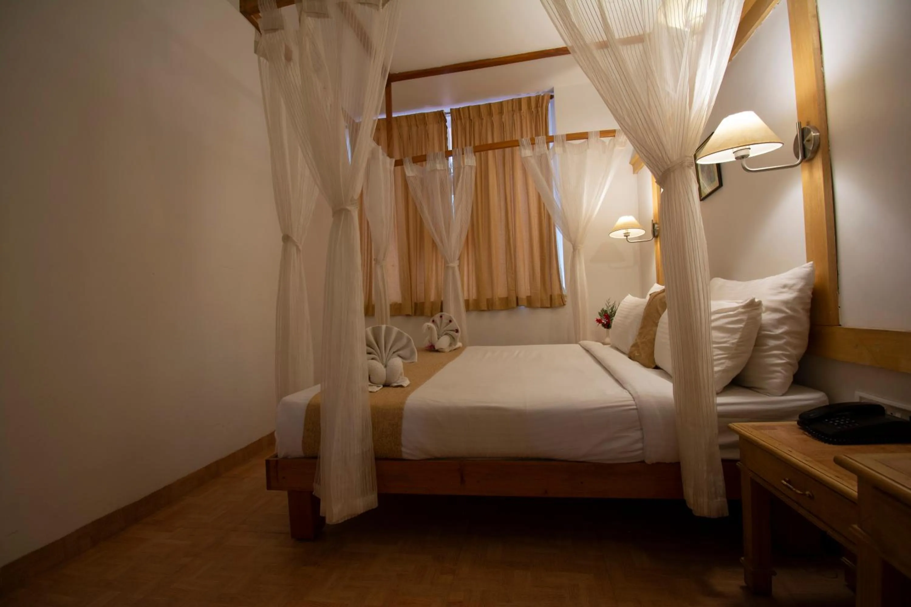 Photo of the whole room, Bed in Kodai Resort Hotel, Kodaikanal