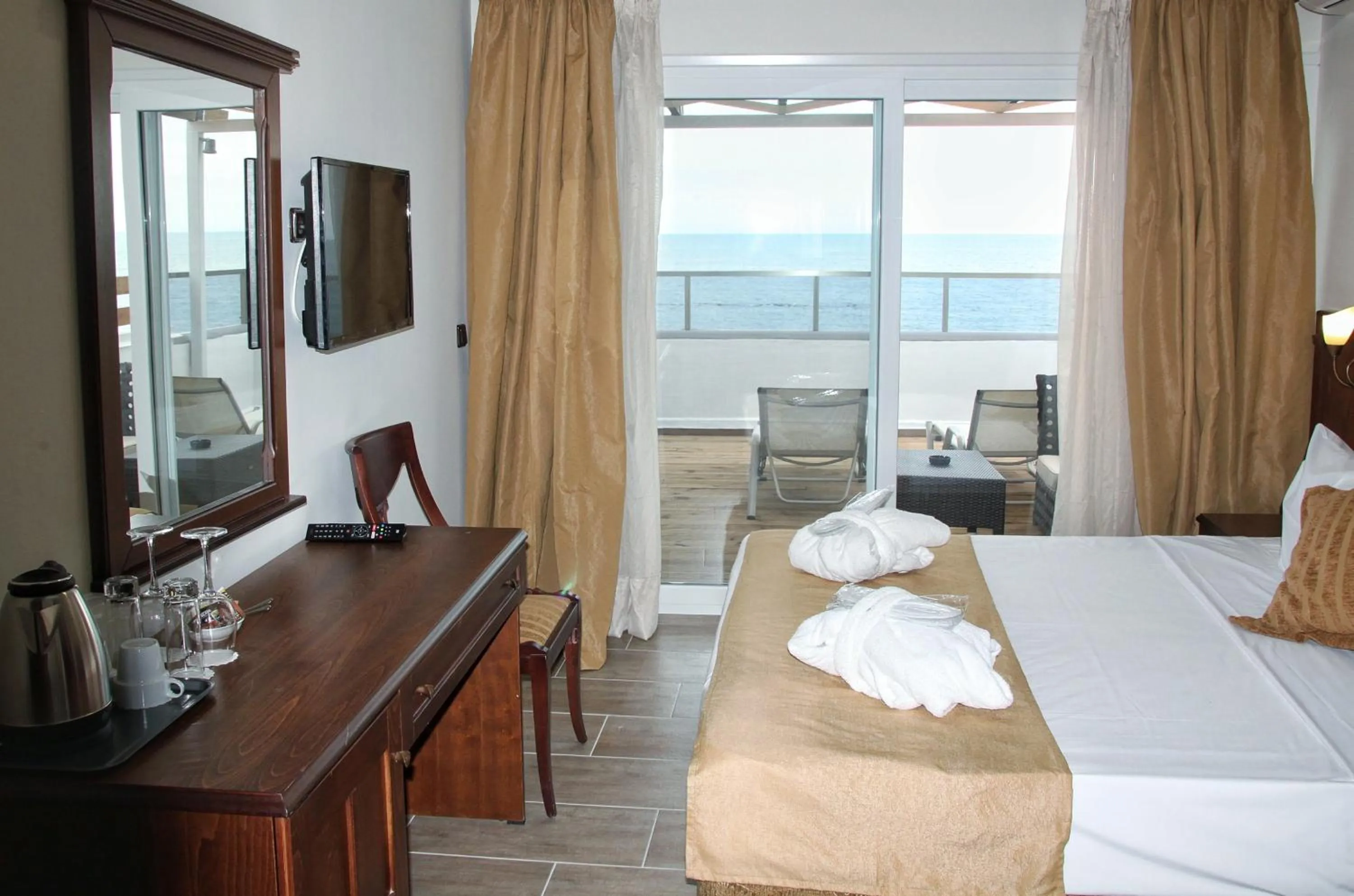 Paralia Beach Boutique Hotel
