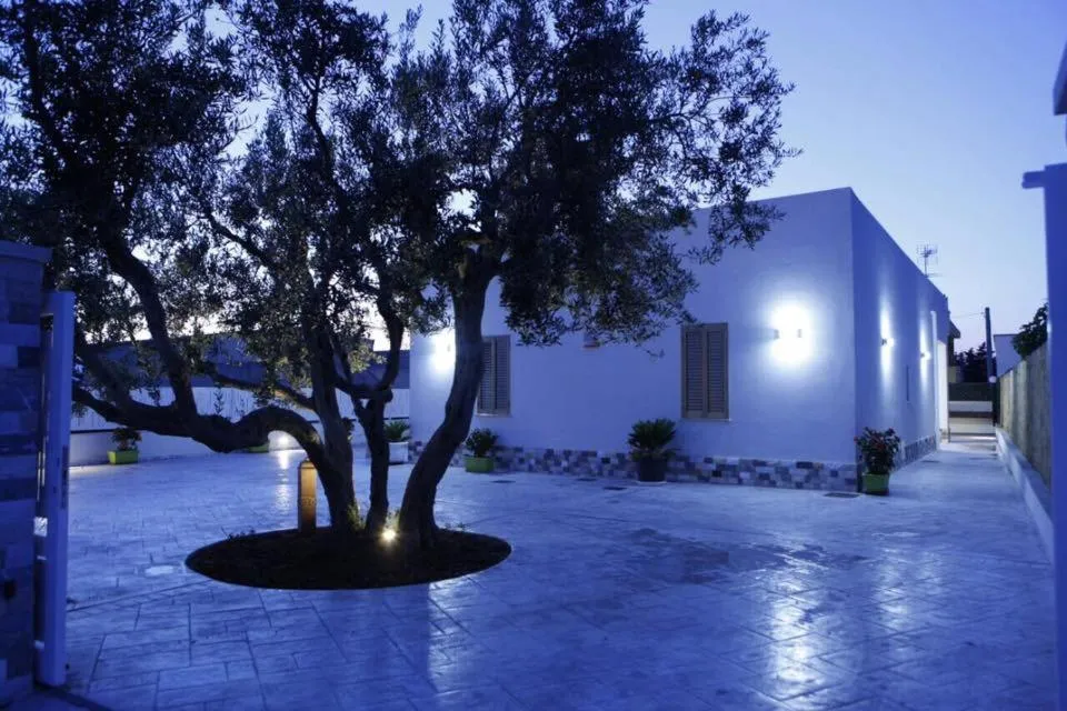 Property building in Villa con piscina Alcamo Marina