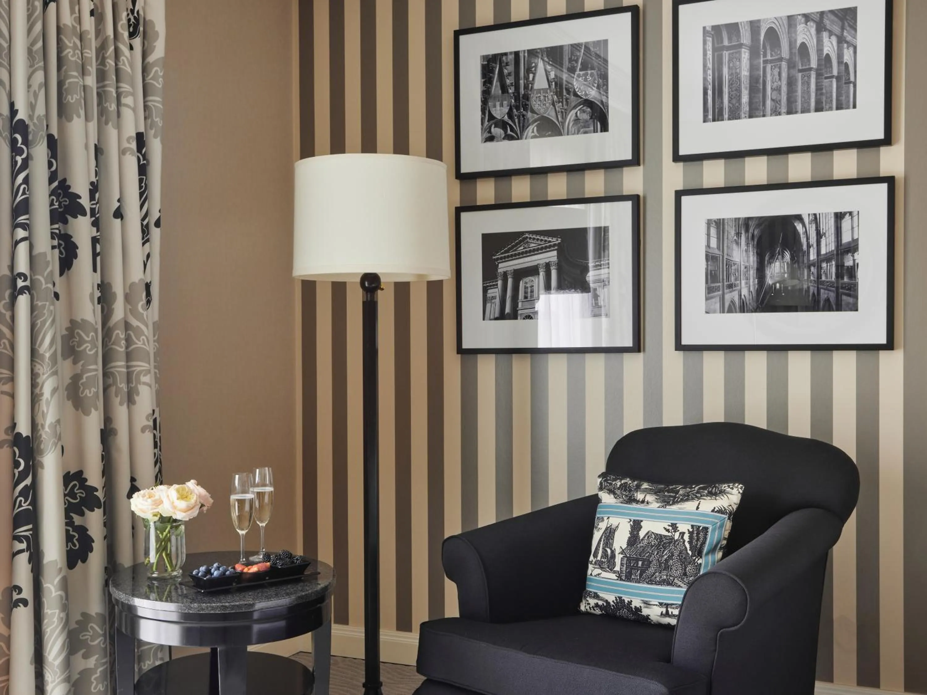 Living room in Four Seasons Hotel Prague