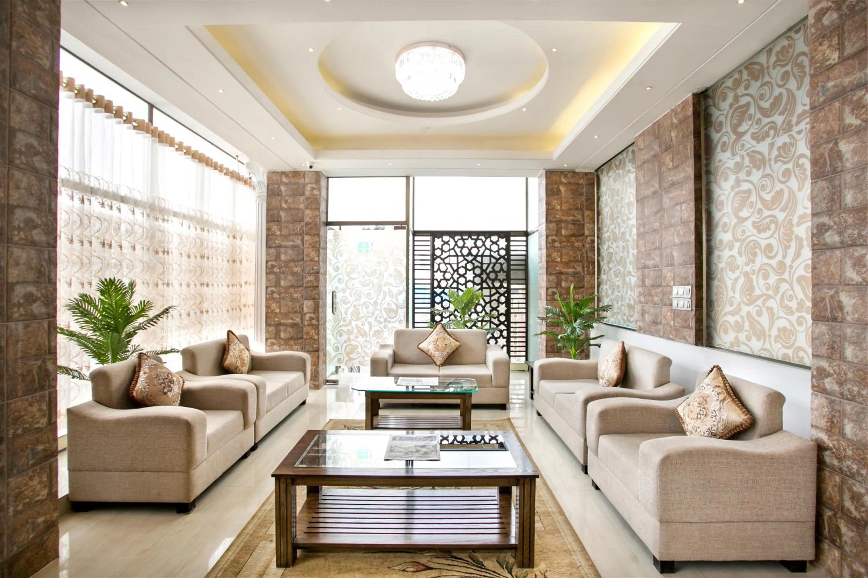 Restaurant/places to eat in White Palace Hotel