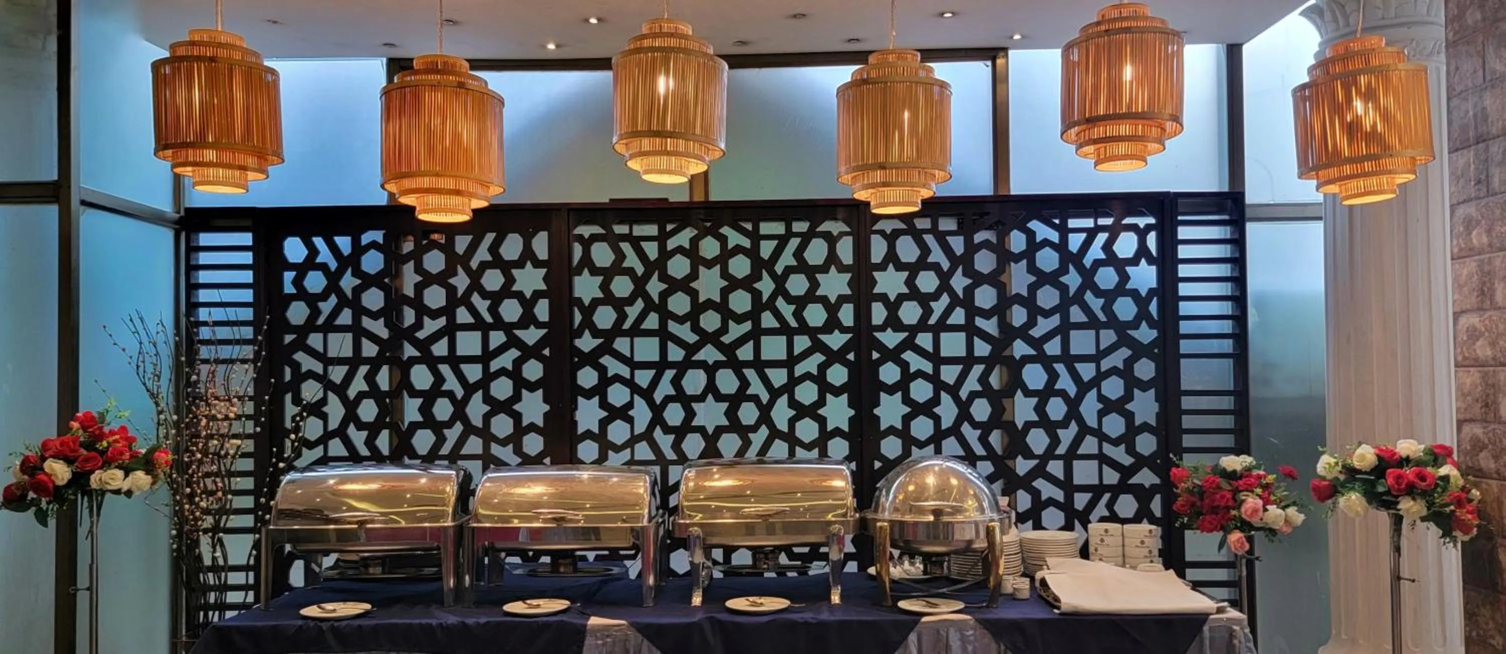 Restaurant/places to eat in White Palace Hotel