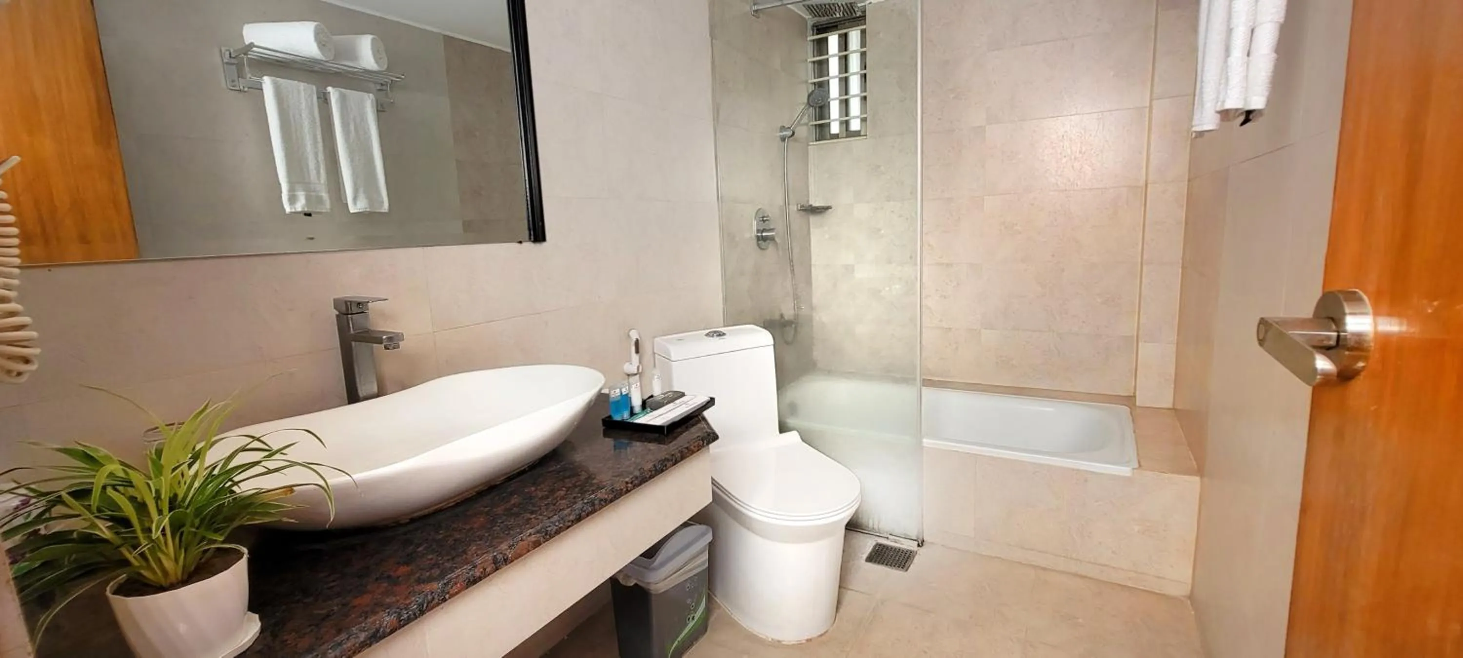 Bathroom in White Palace Hotel