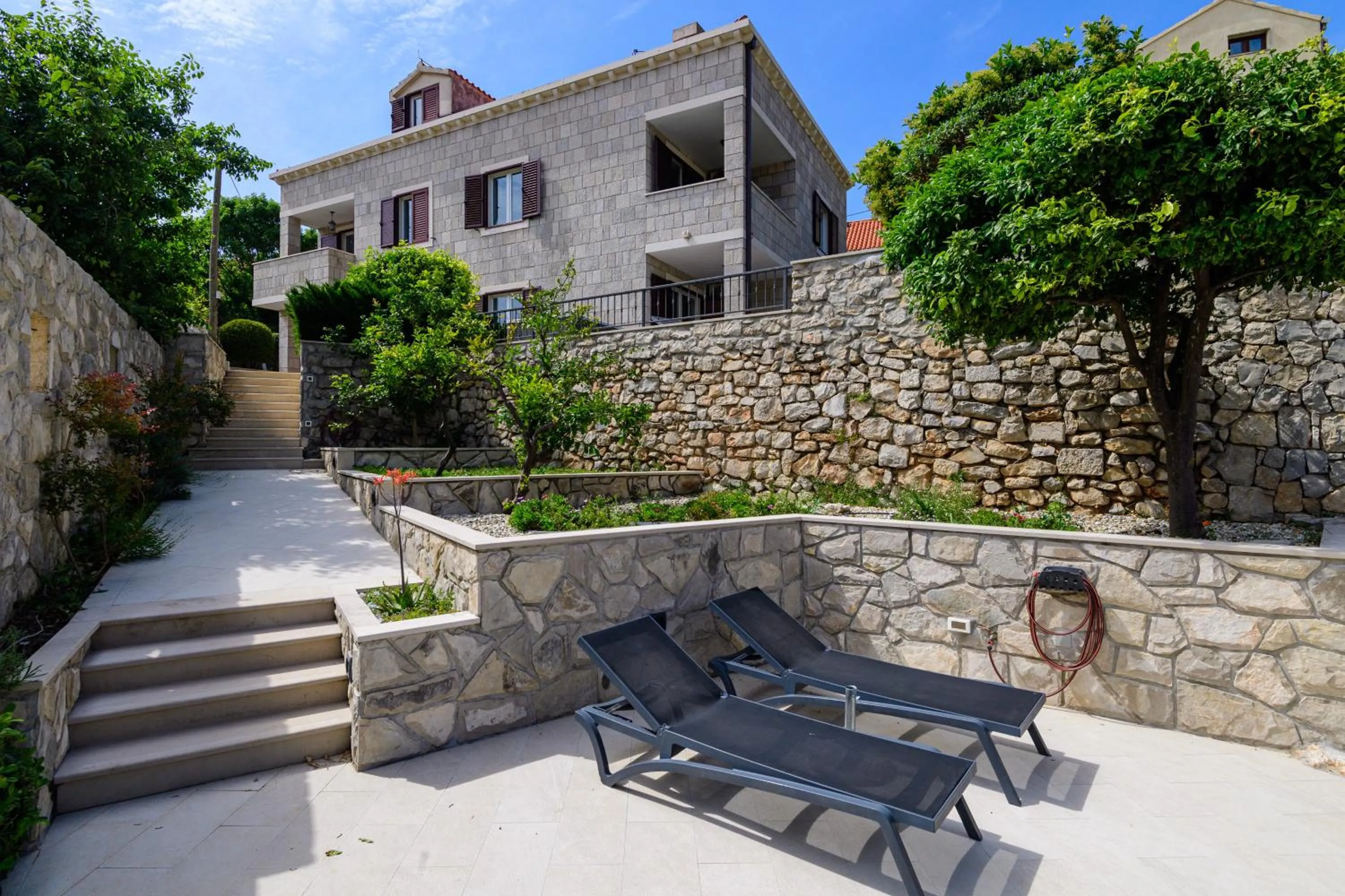 Apartments Kralj Ana