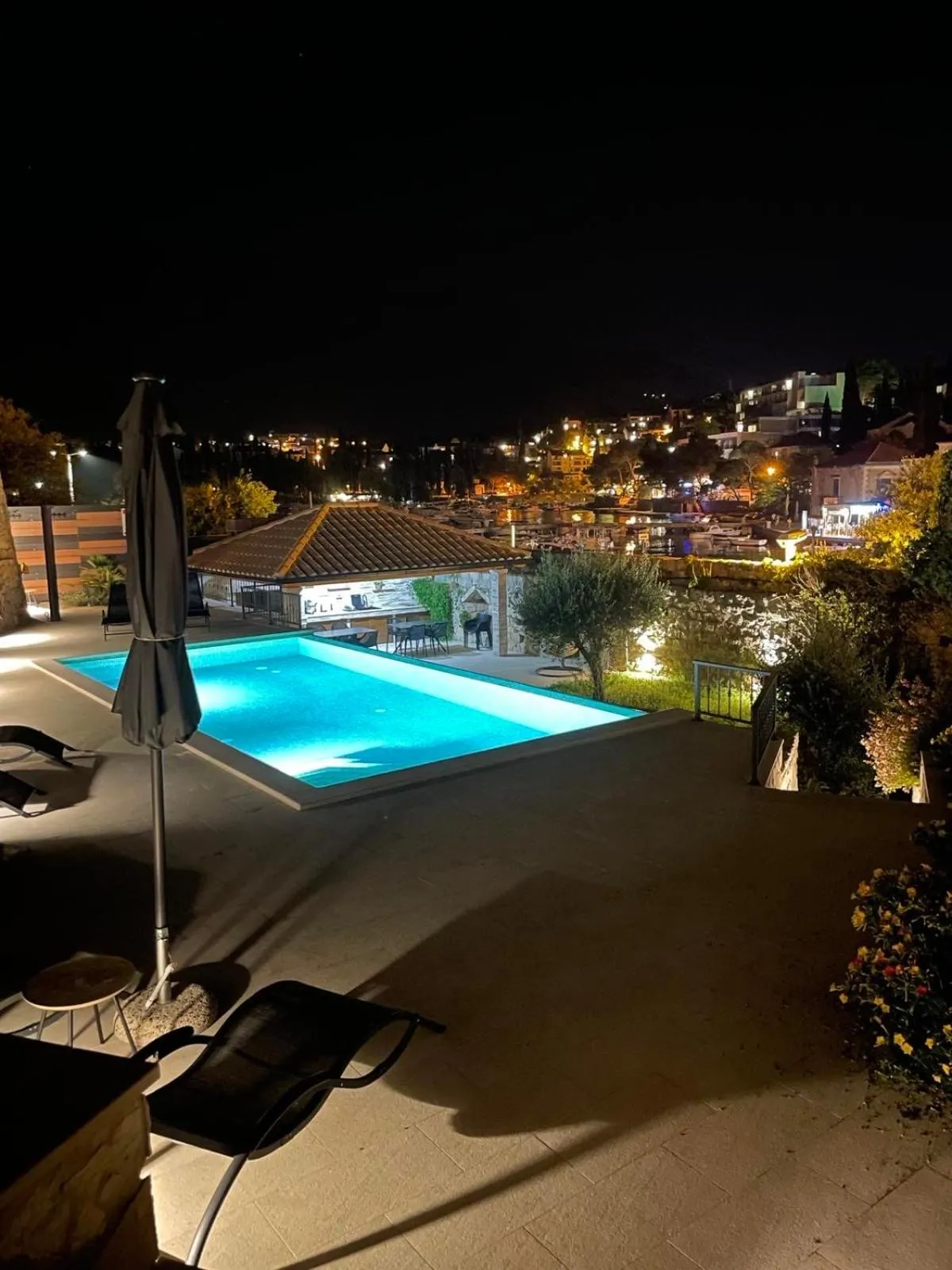 Swimming pool in Apartments Kralj Ana