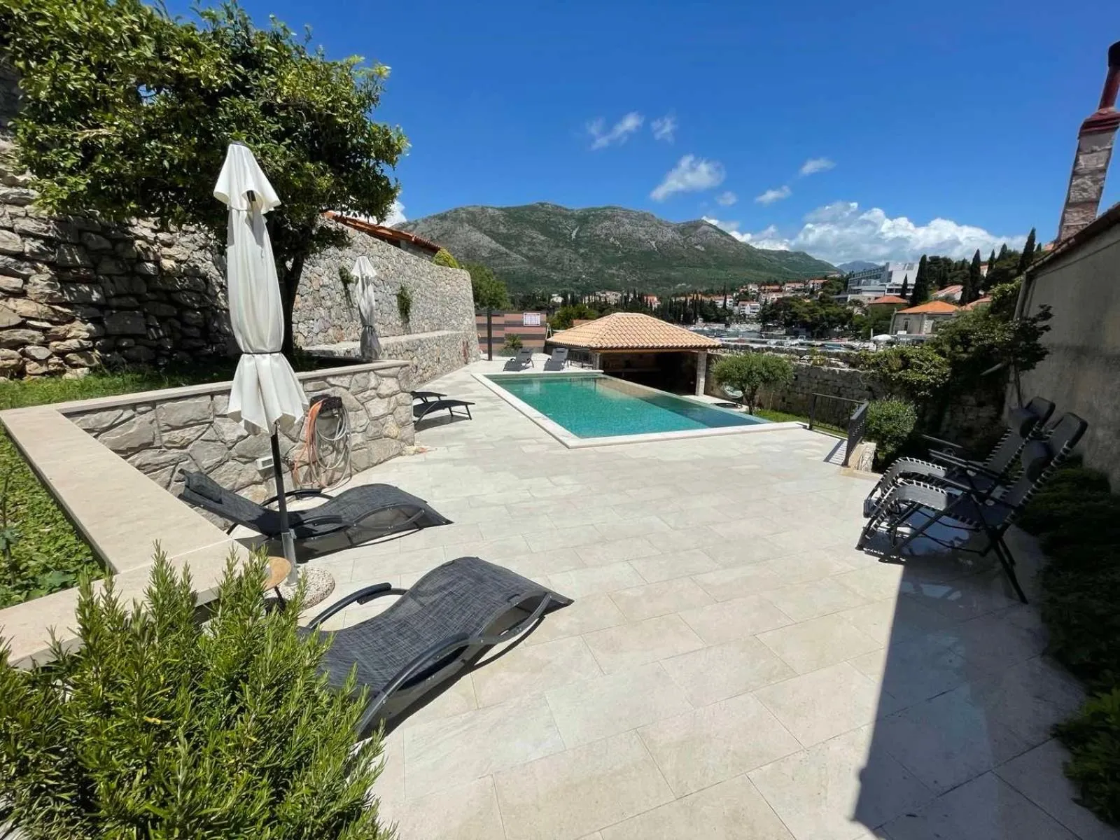 Swimming pool in Apartments Kralj Ana