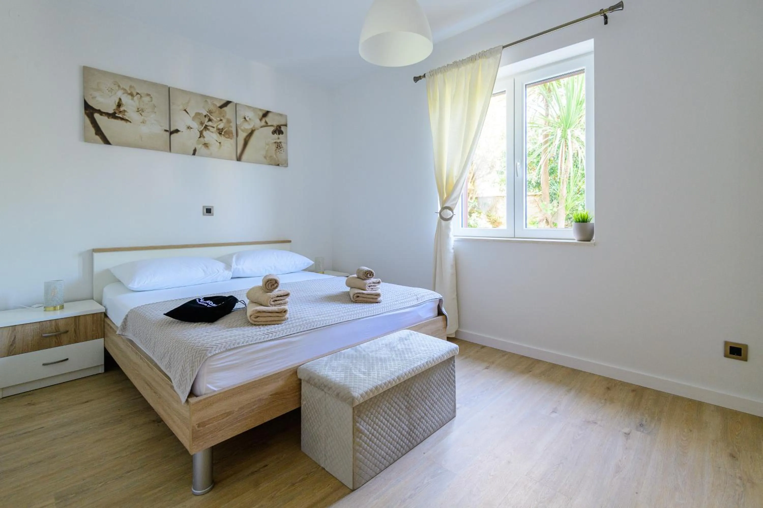 Bed in Apartments Kralj Ana