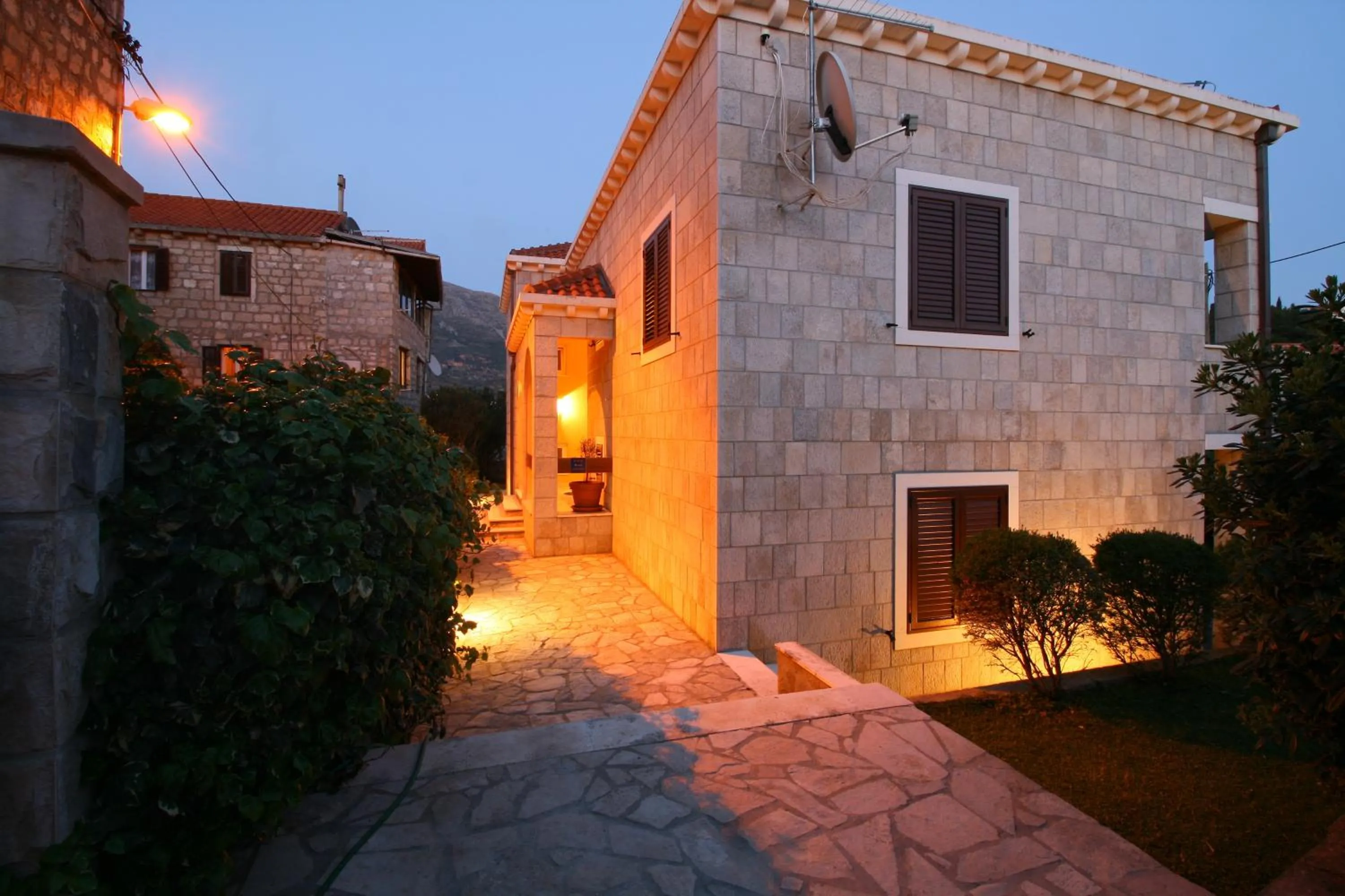 Property building in Apartments Kralj Ana