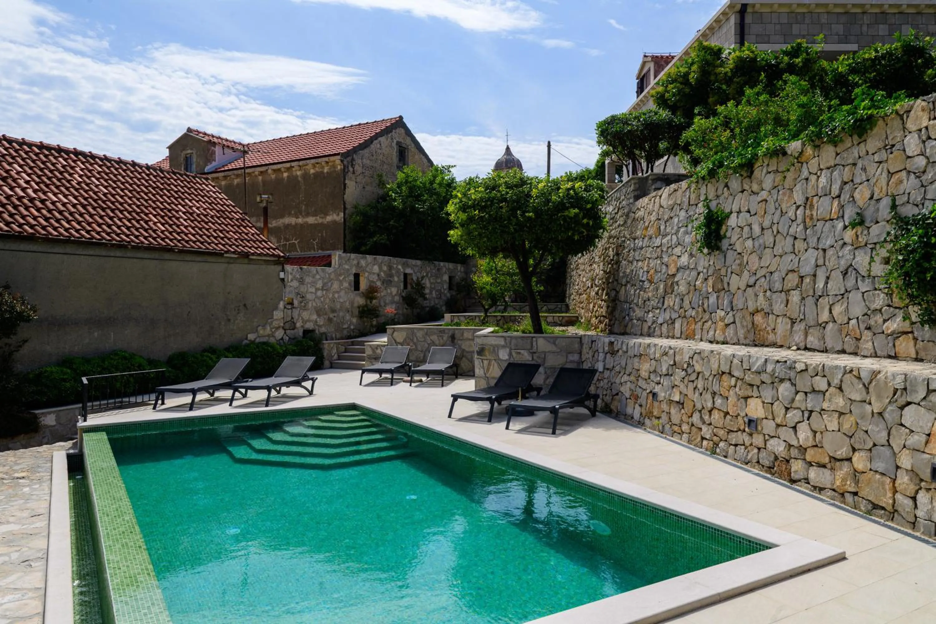 Apartments Kralj Ana