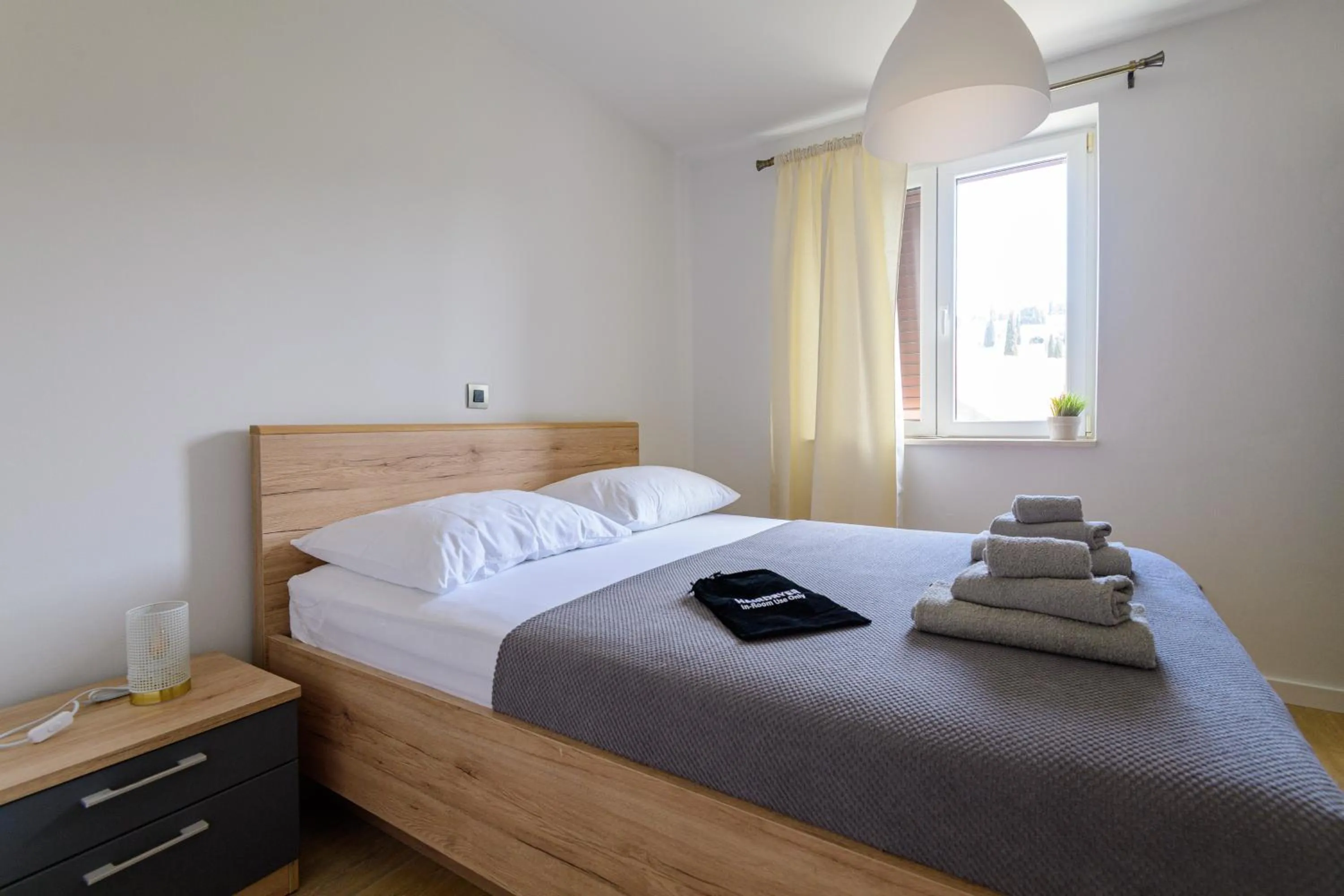 Bed in Apartments Kralj Ana