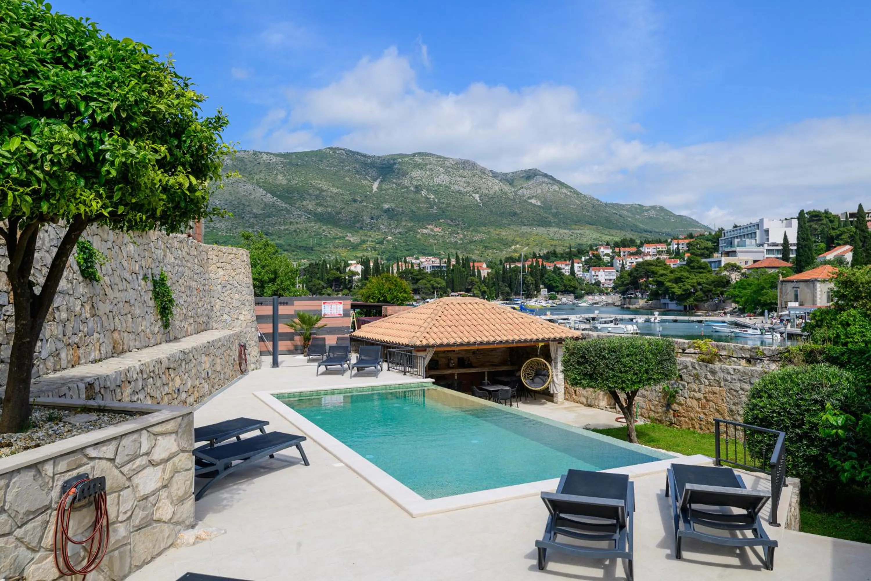 Apartments Kralj Ana