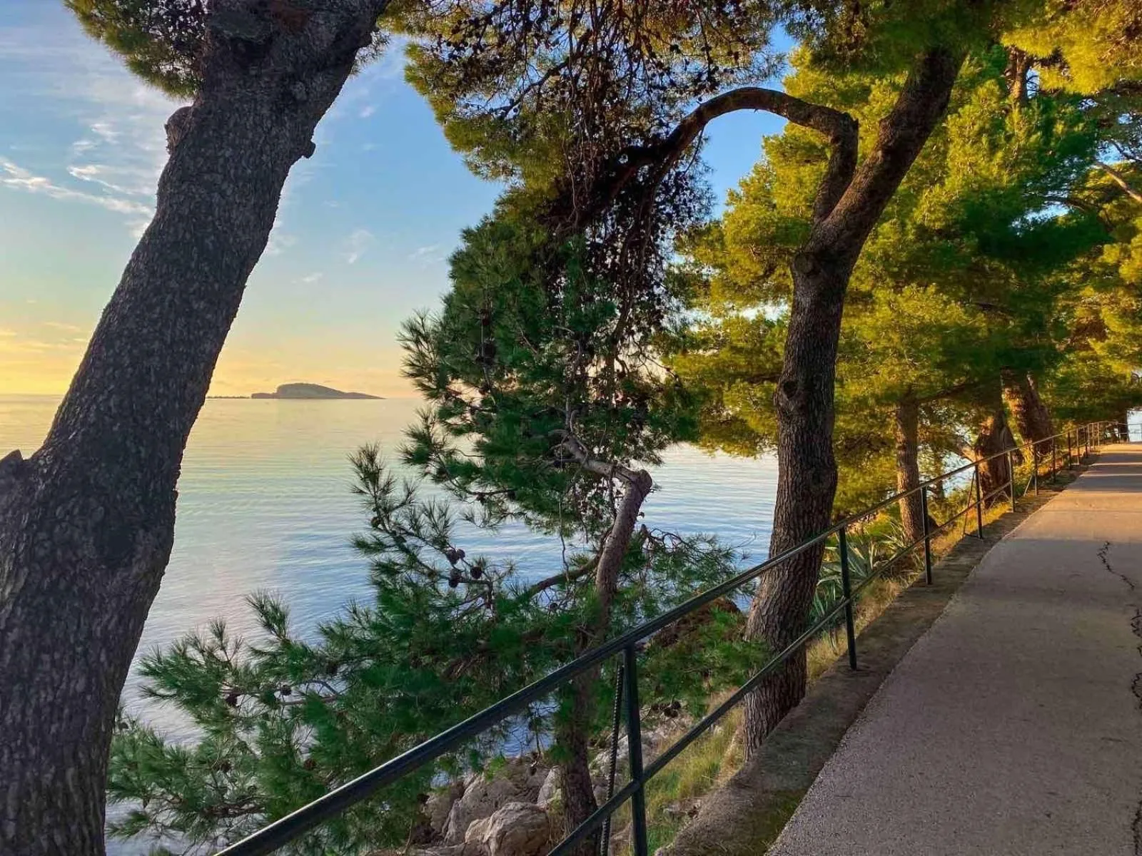 Sea view in Apartments Kralj Ana