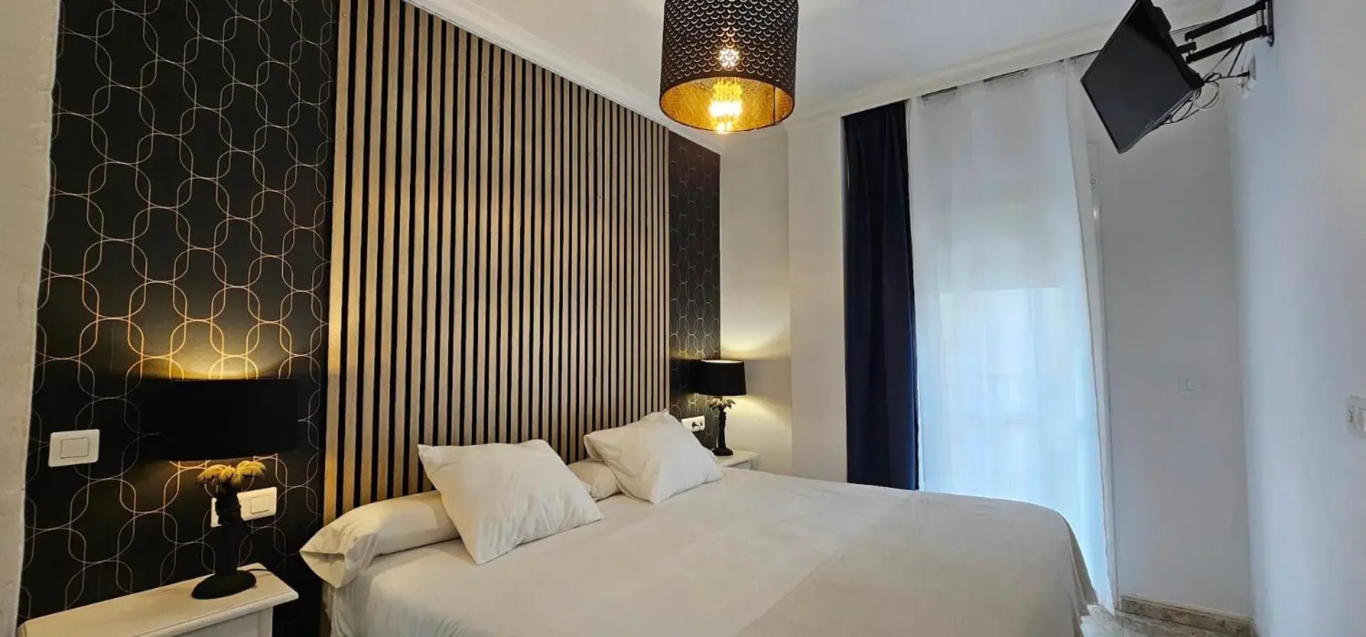 Twin Room with Private Bathroom in Hostal Boutique Luna de Nerja OLIVE OIL FREE DEGUSTATION & SALE Twin Room with Private Bathroom in Hostal Boutique Luna de Nerja OLIVE OIL FREE DEGUSTATION & SALE