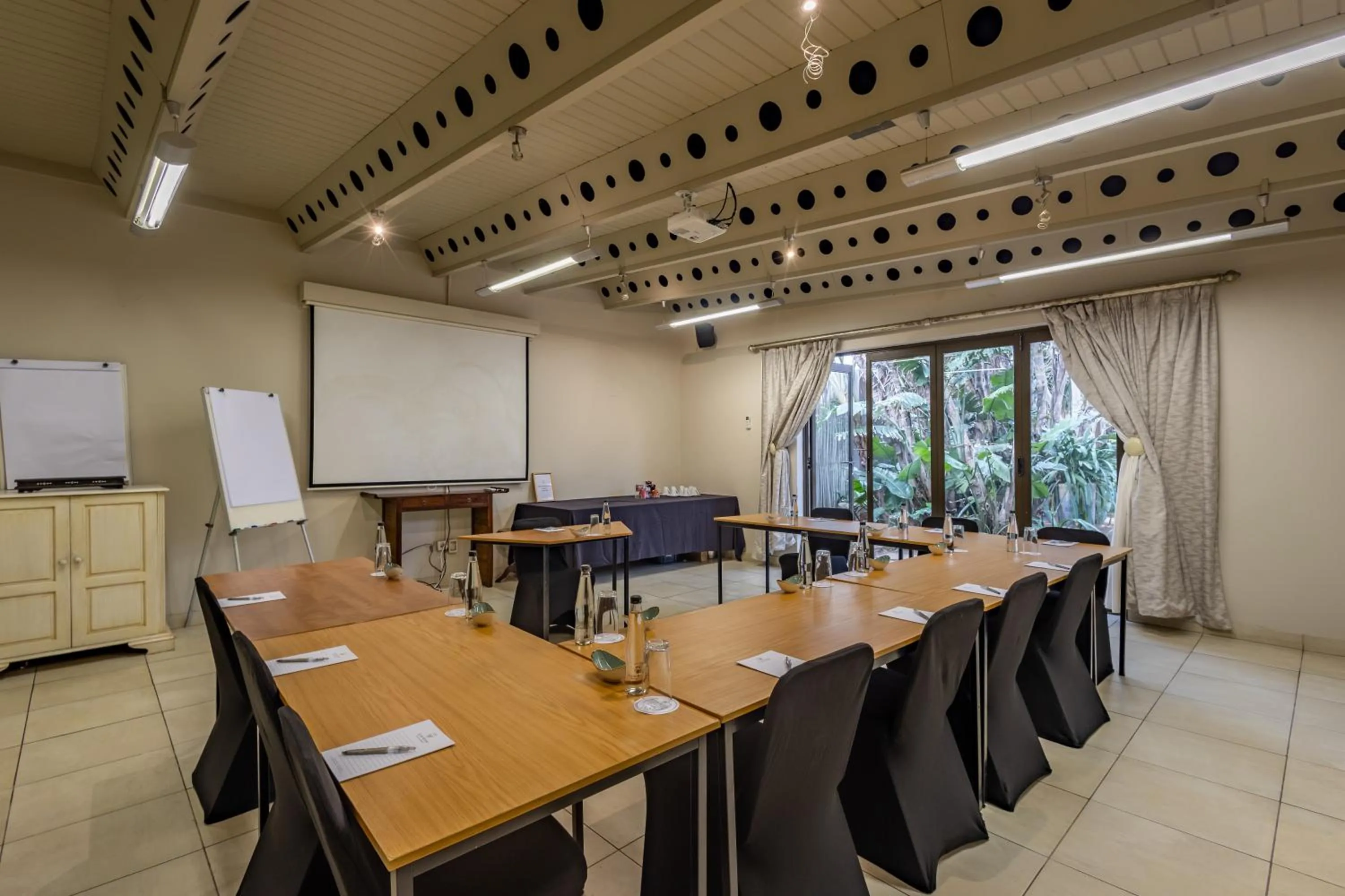 Meeting/conference room in Singa Lodge - Lion Roars Hotels & Lodges