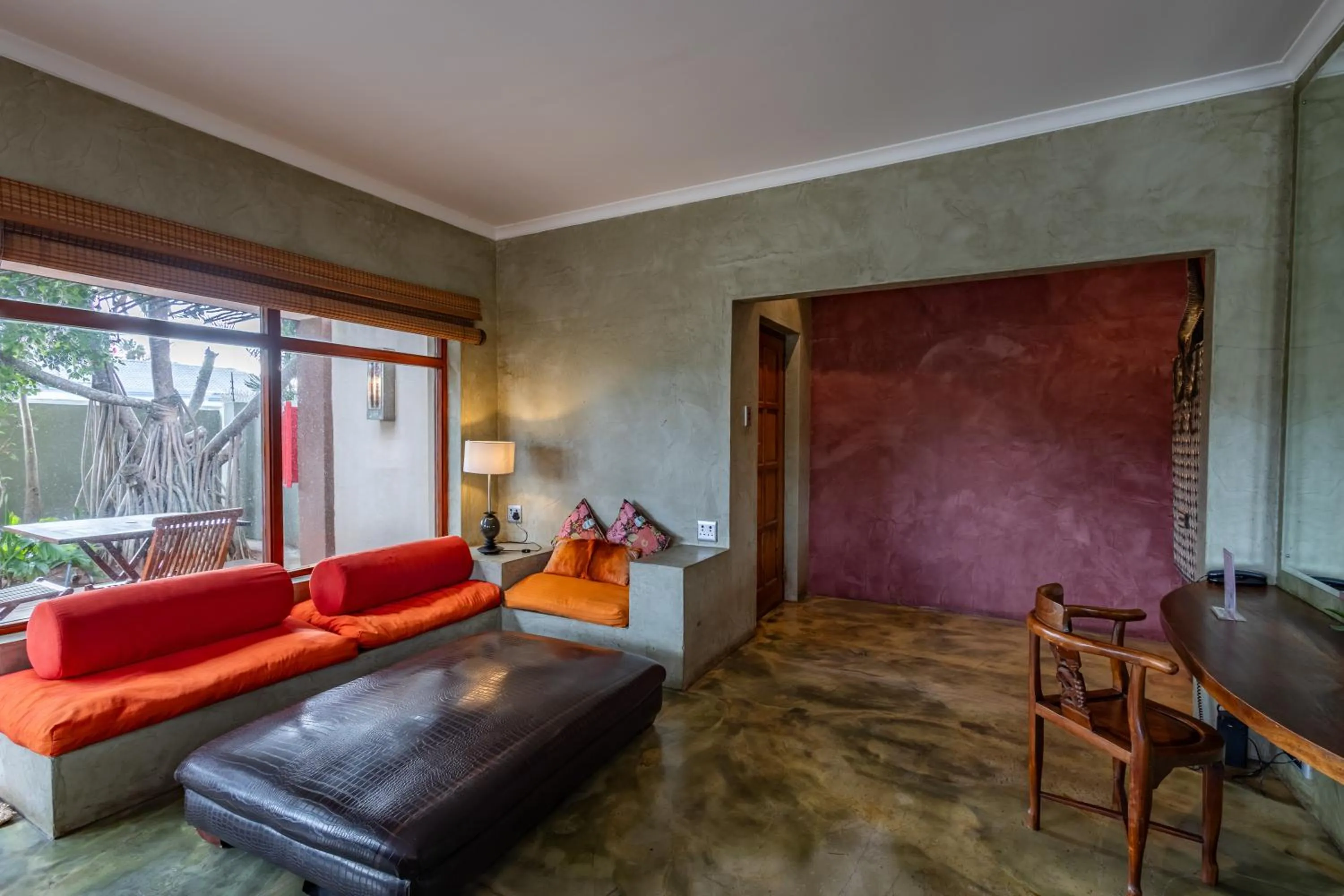 Living room, Bed in Singa Lodge - Lion Roars Hotels & Lodges