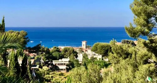 THE ADDRESS CASSIS