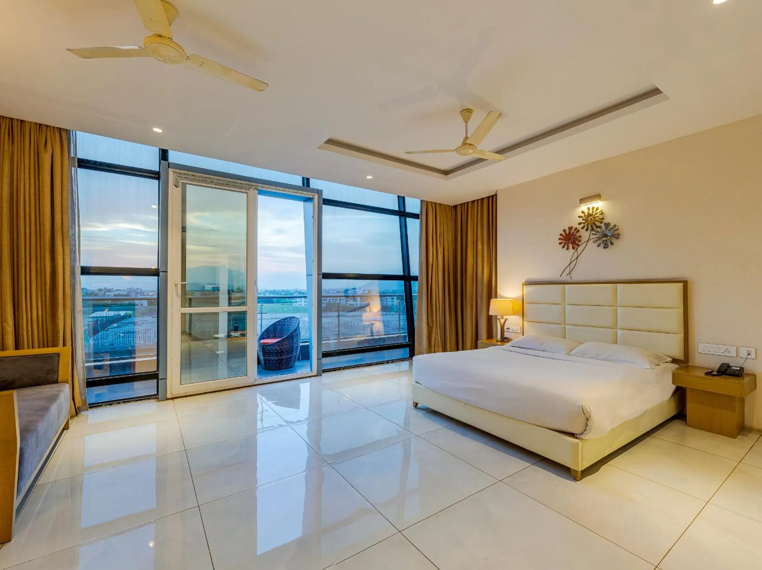 Natural landscape, Bed in Hotel Sapphire Premium Hotel & Suite