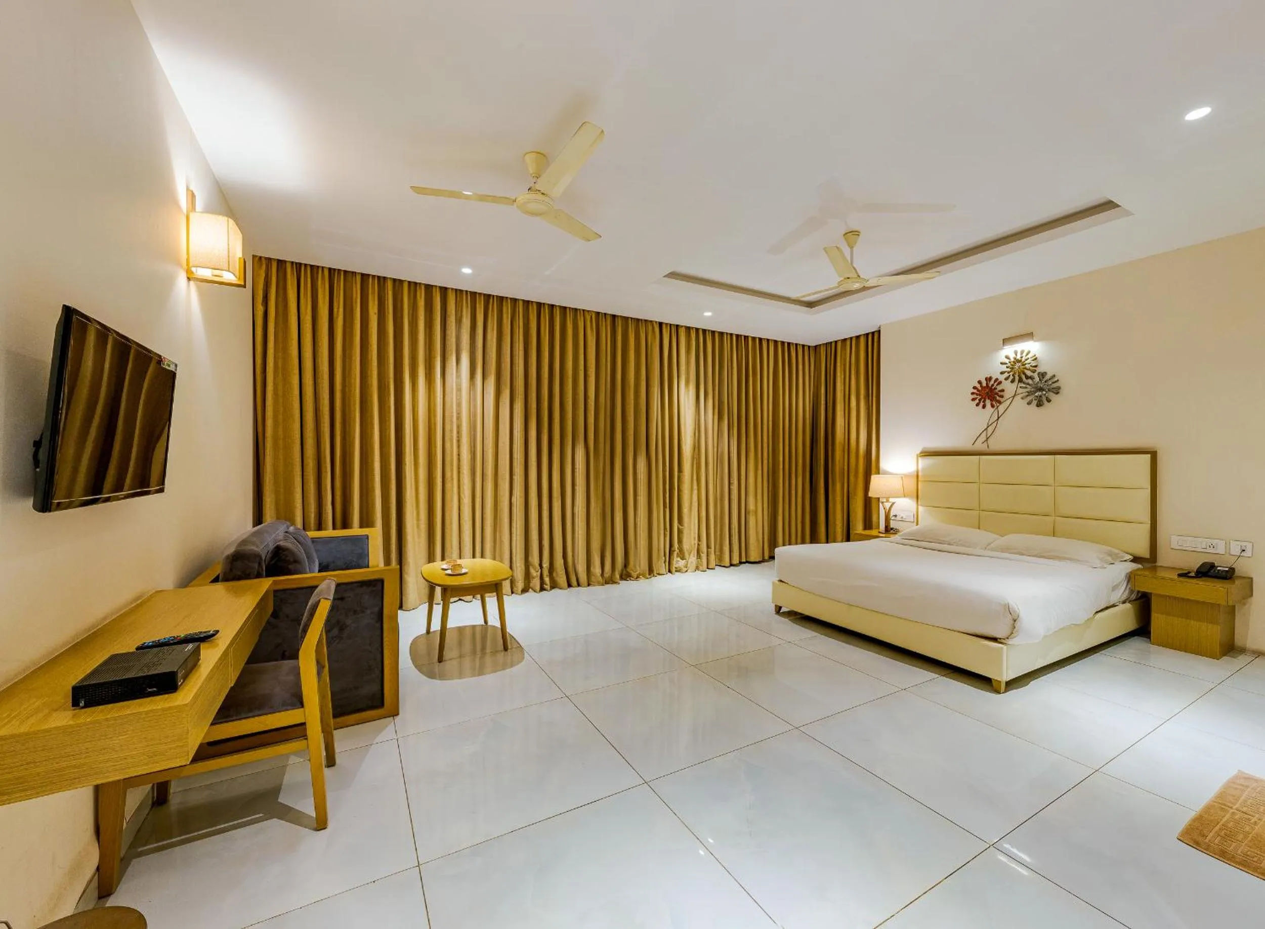 Bed in Hotel Sapphire Premium Hotel & Suite