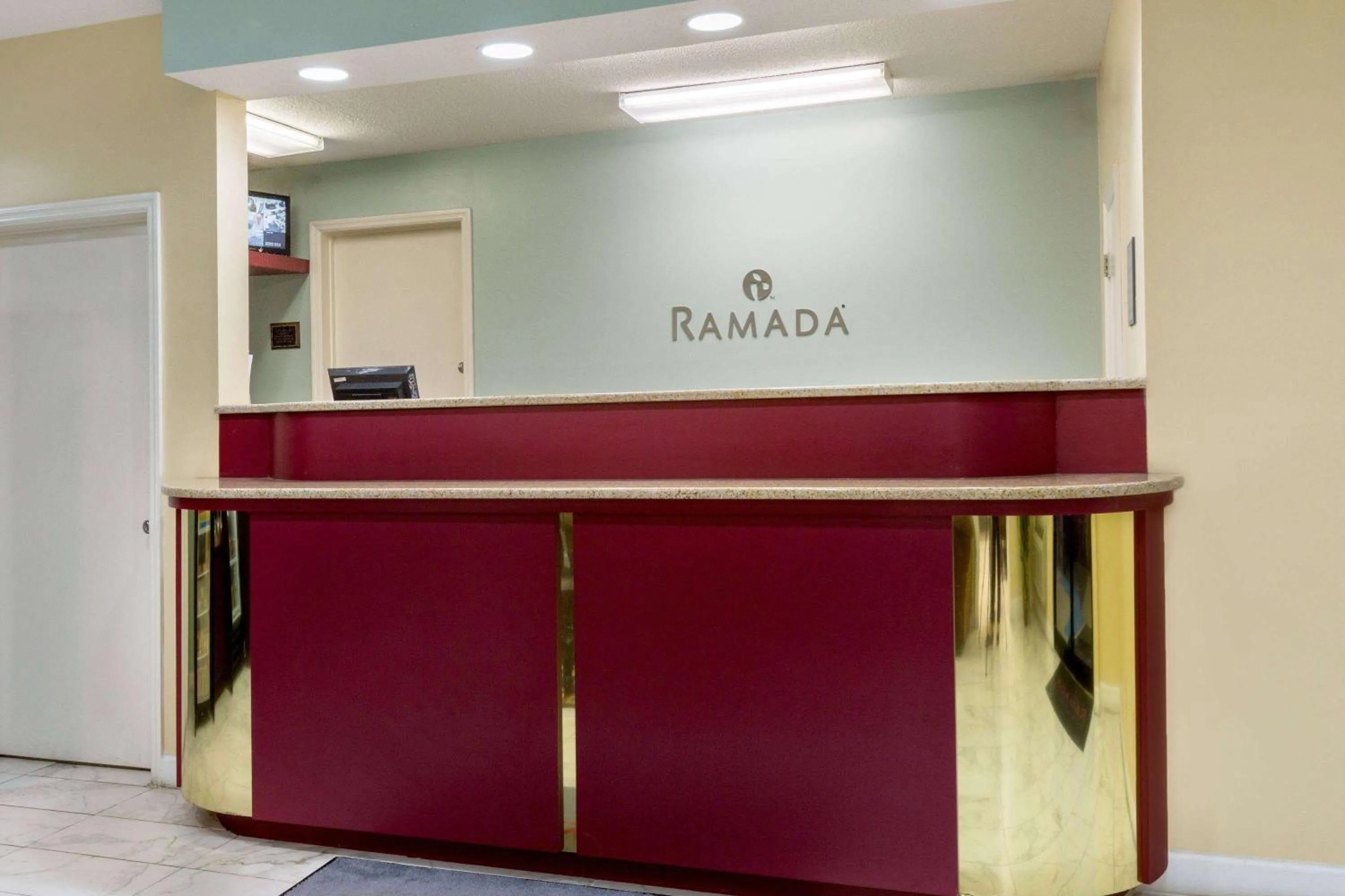 Lobby or reception in Ramada by Wyndham Pelham