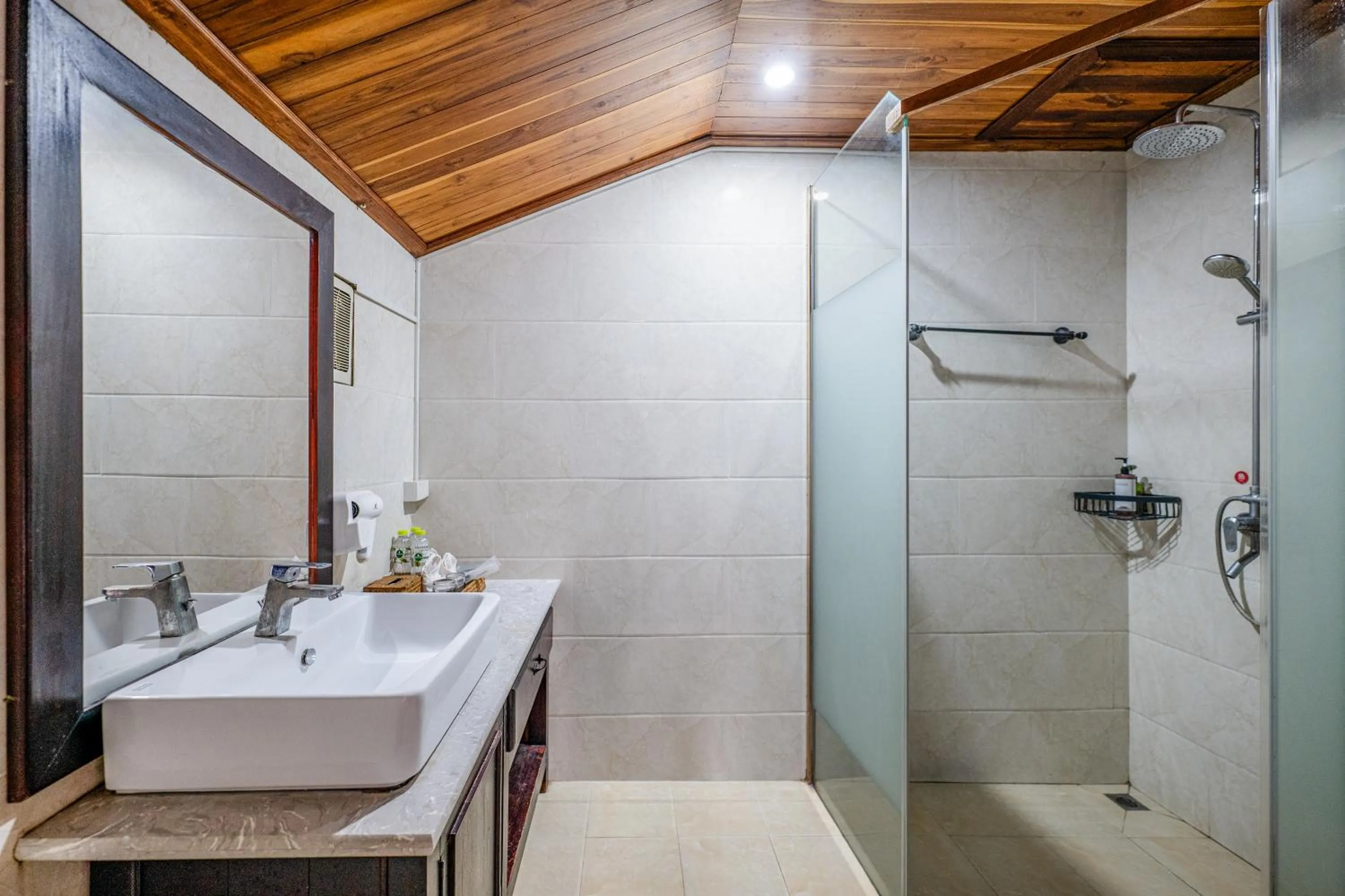 wisdom mystery Hotel