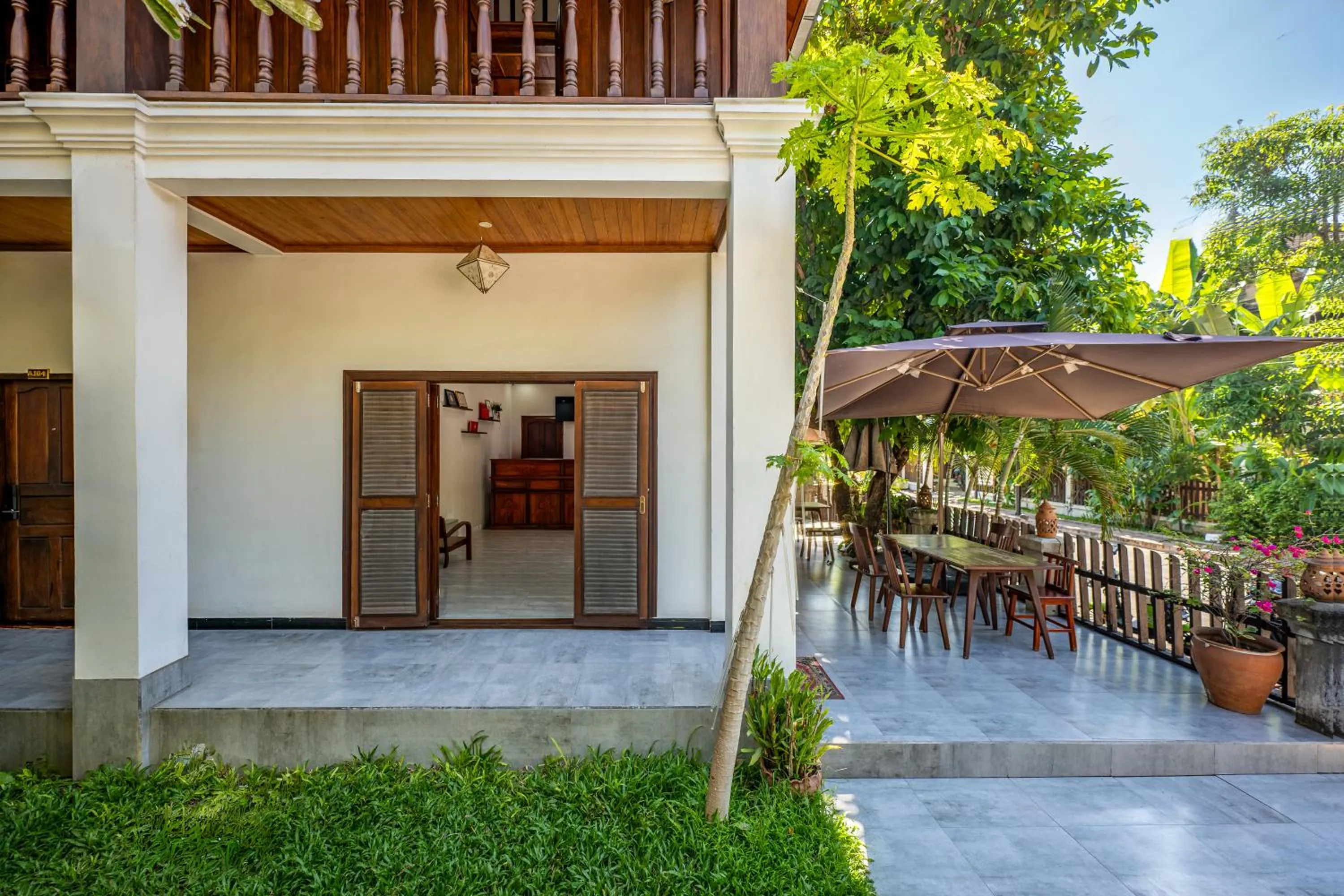 wisdom mystery Hotel