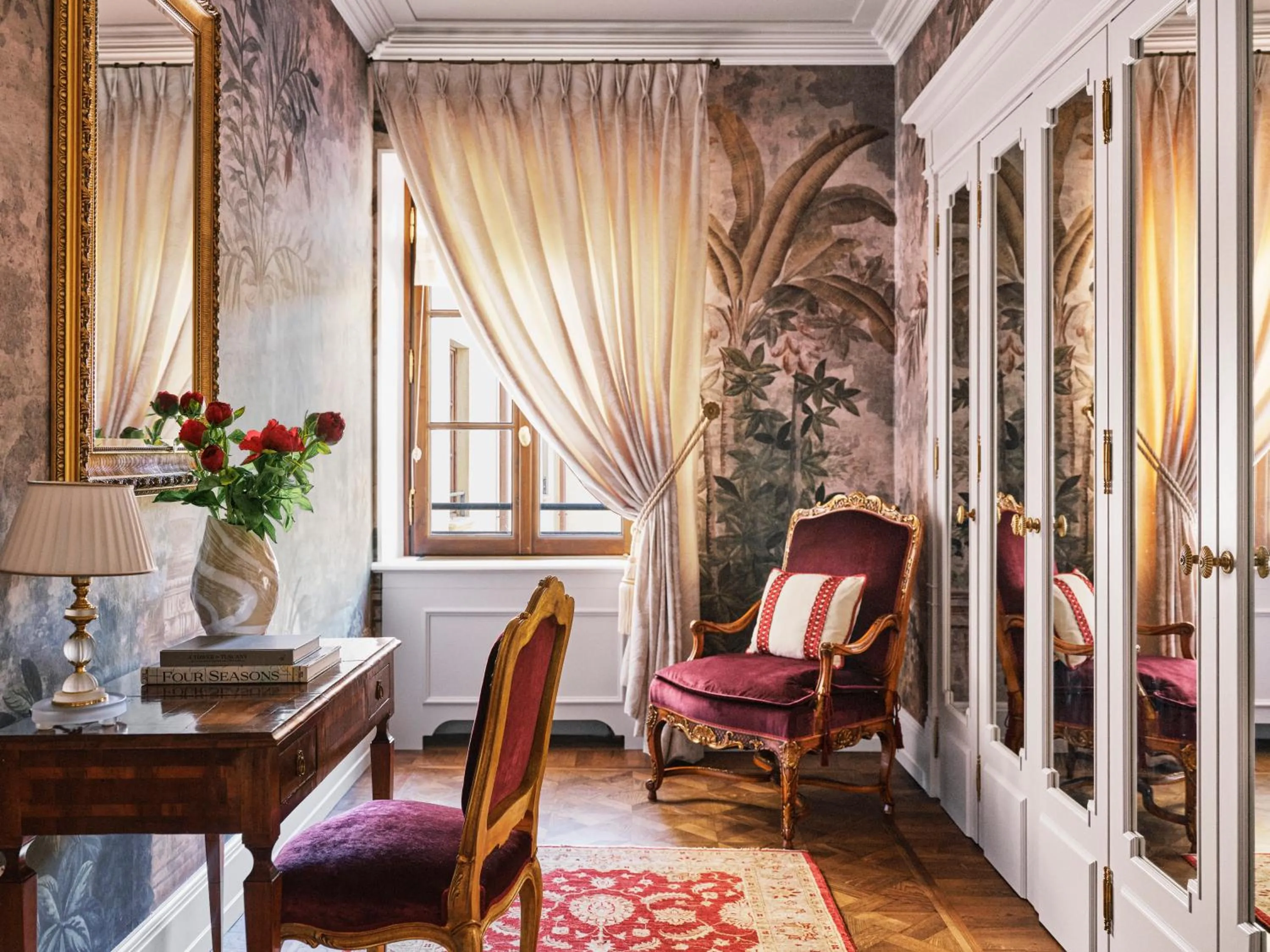 wardrobe in Four Seasons Hotel Firenze