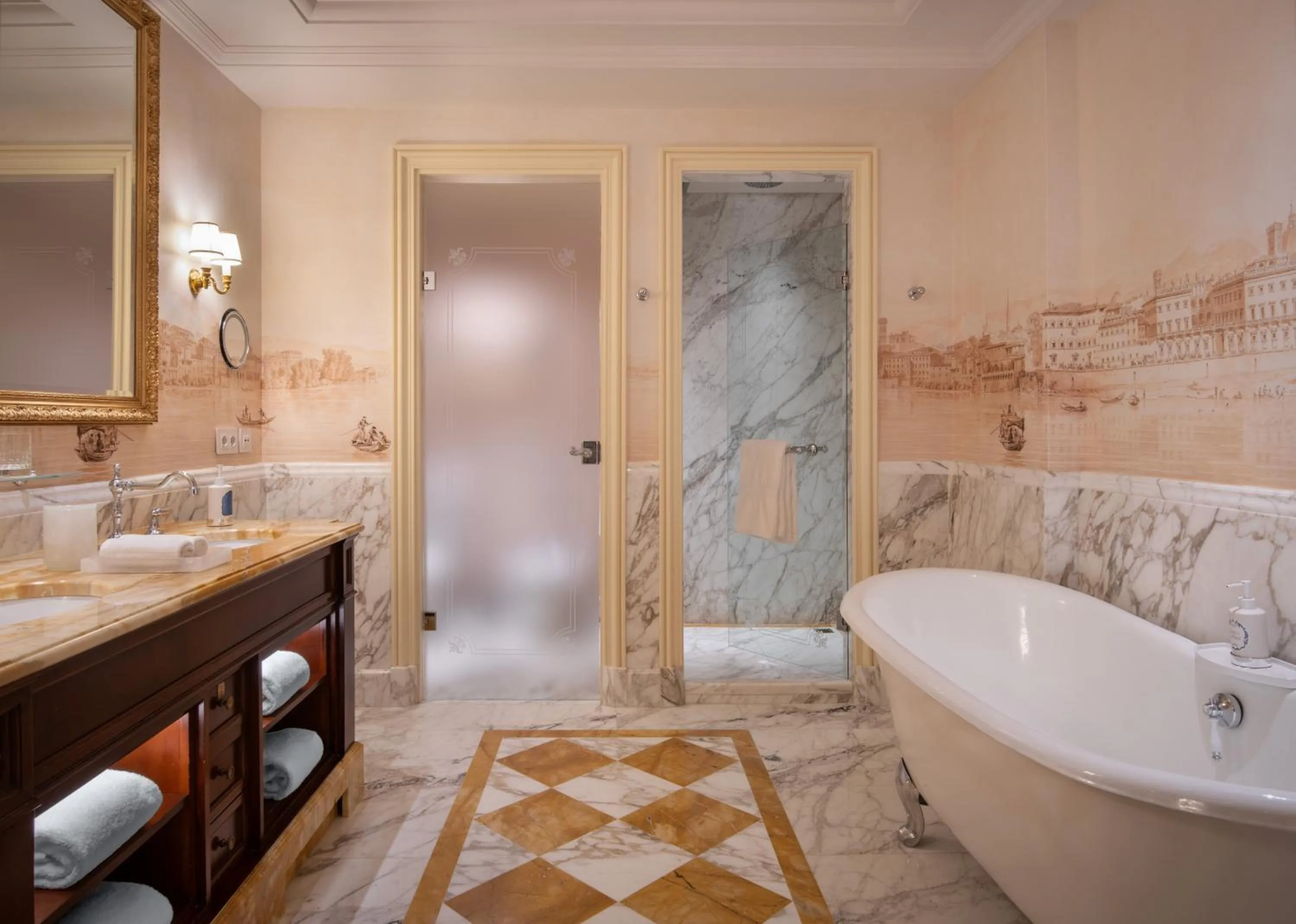 Bathroom in Four Seasons Hotel Firenze