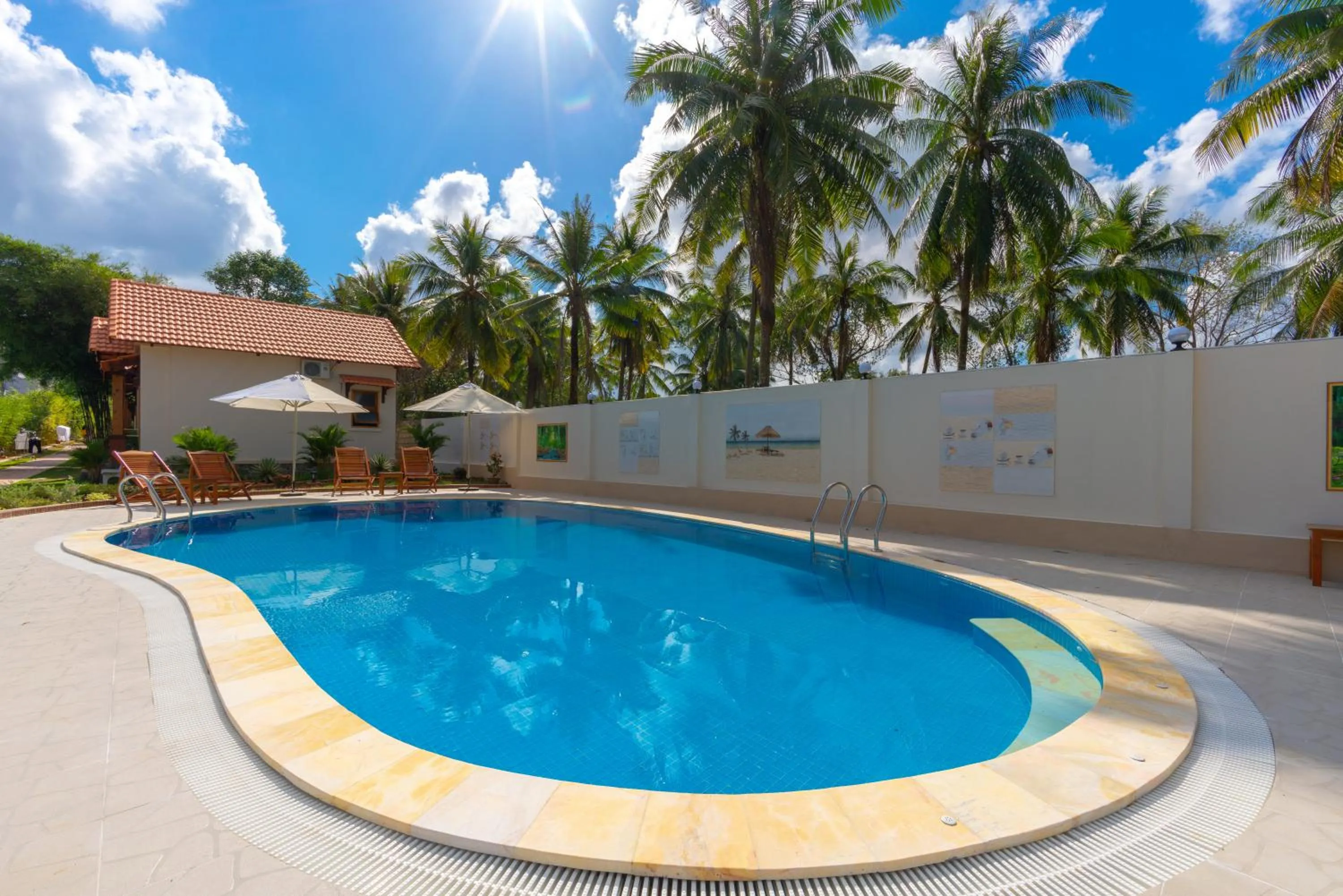 Swimming pool in Phu Quoc Bungalow Yen Thanh