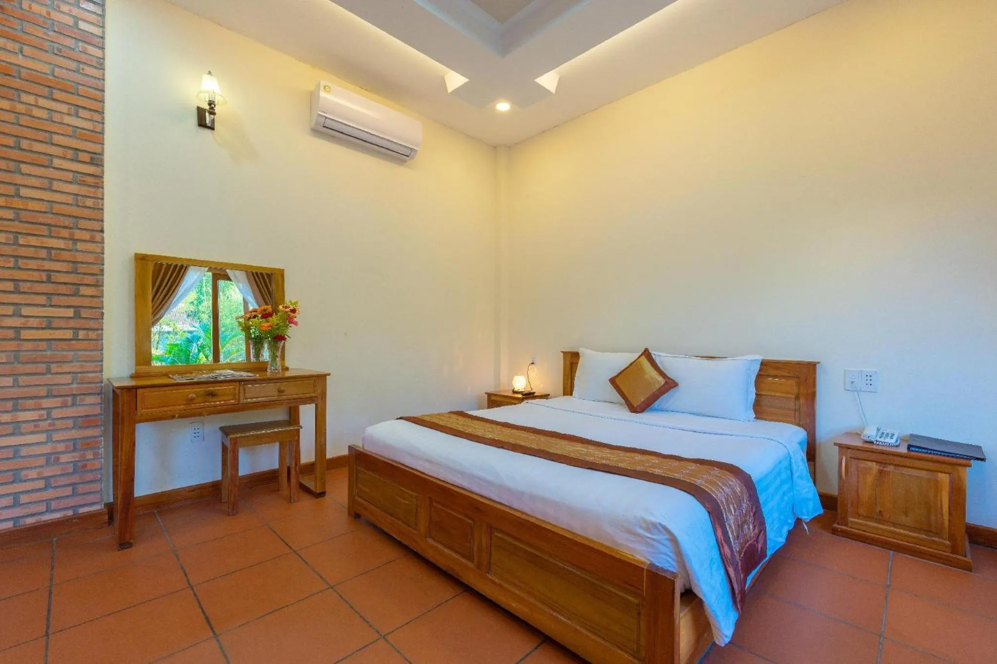 Bed in Phu Quoc Bungalow Yen Thanh