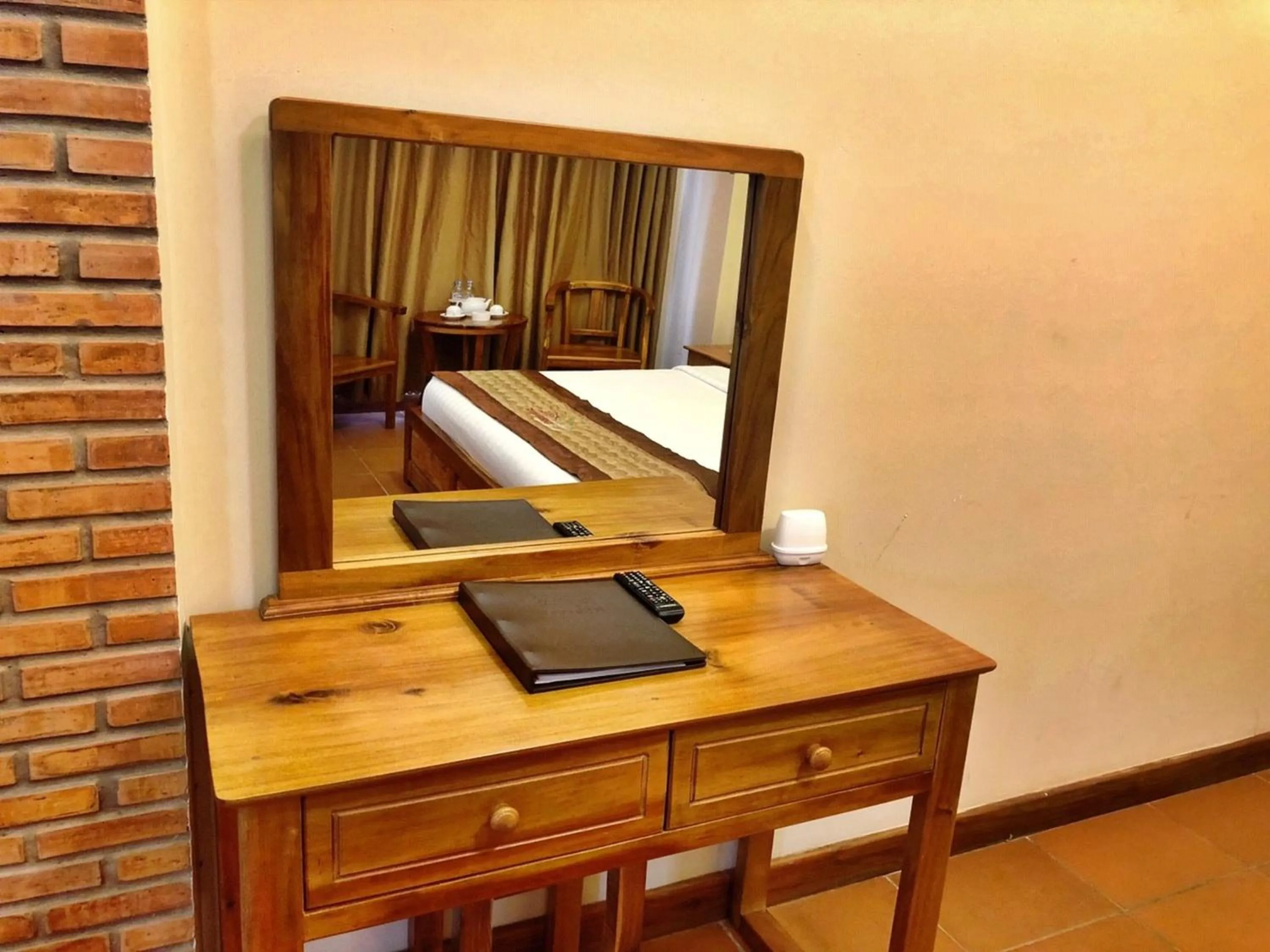Communal lounge/ TV room, Bed in Phu Quoc Bungalow Yen Thanh