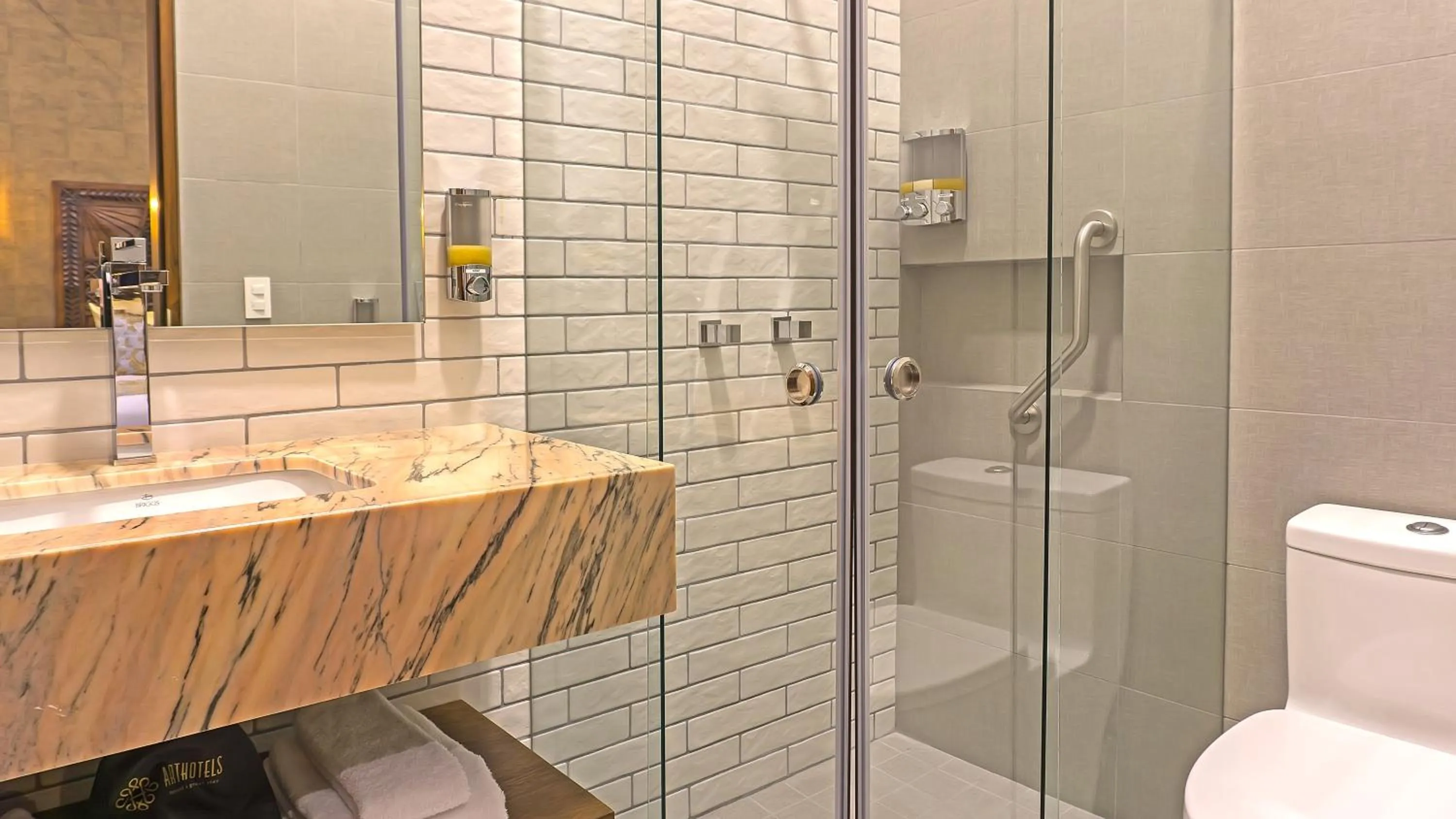 Shower in Hotel Otavalo by Art Hotels