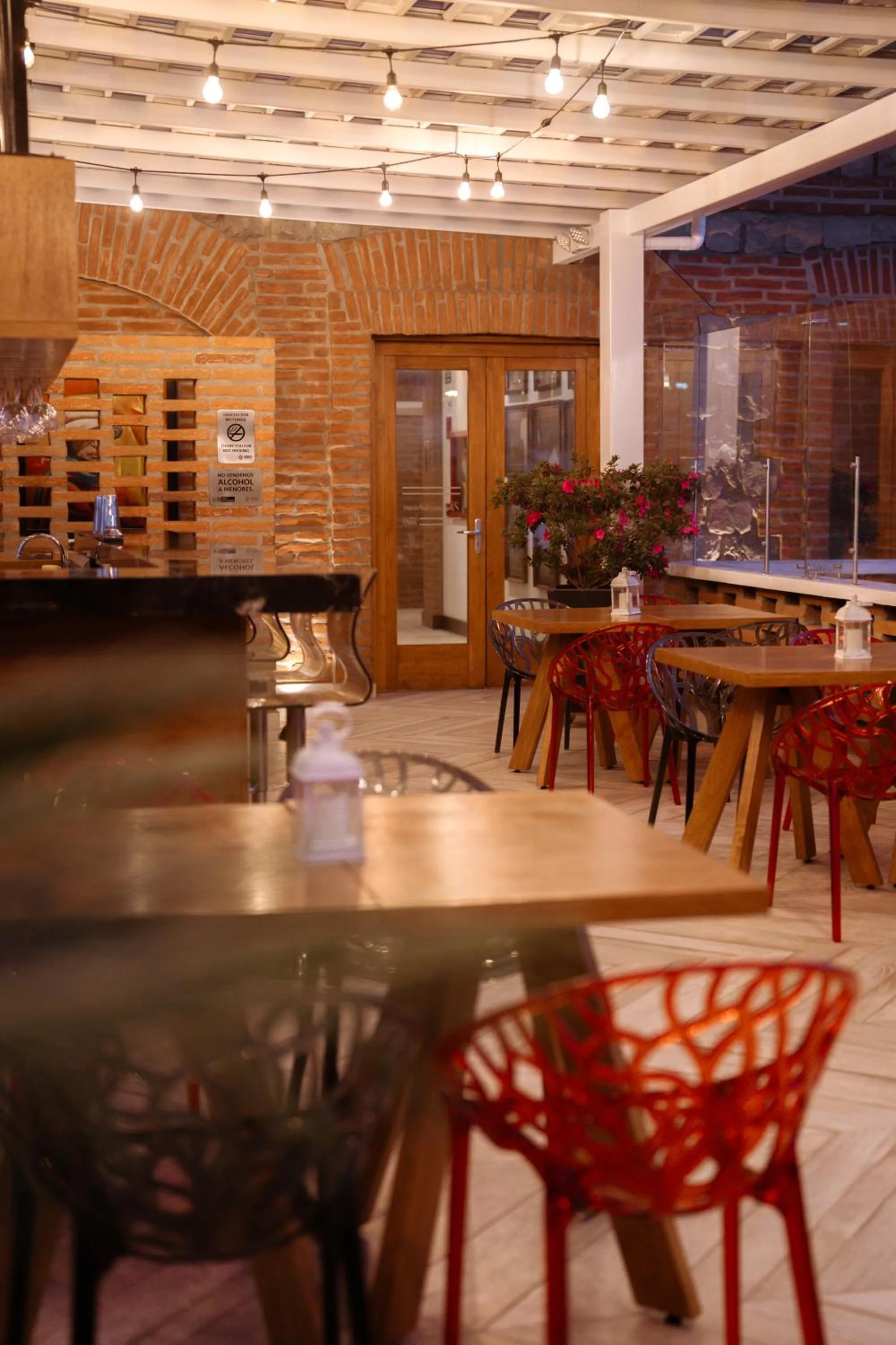 Lounge or bar in Hotel Otavalo by Art Hotels