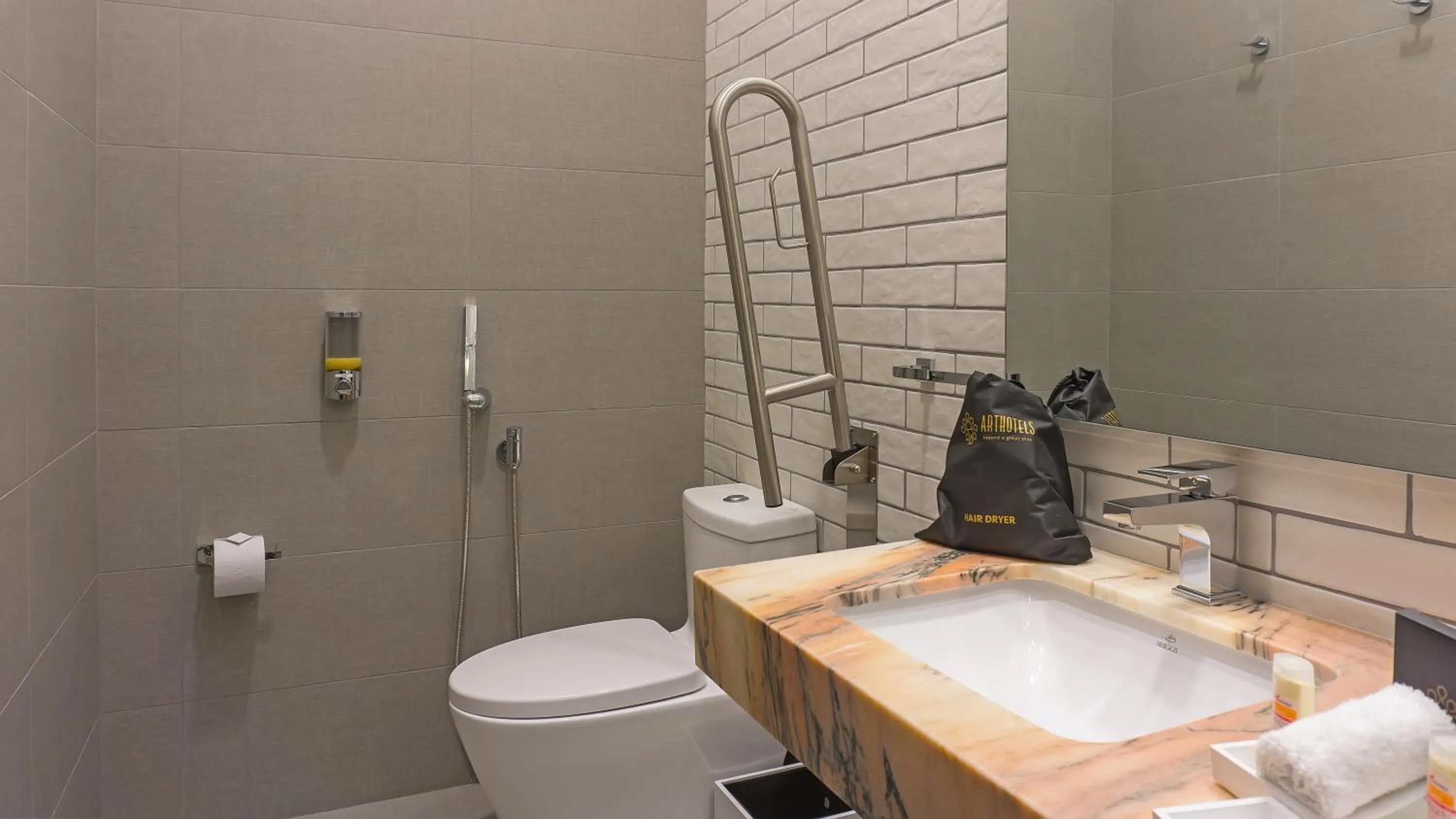 Shower in Hotel Otavalo by Art Hotels