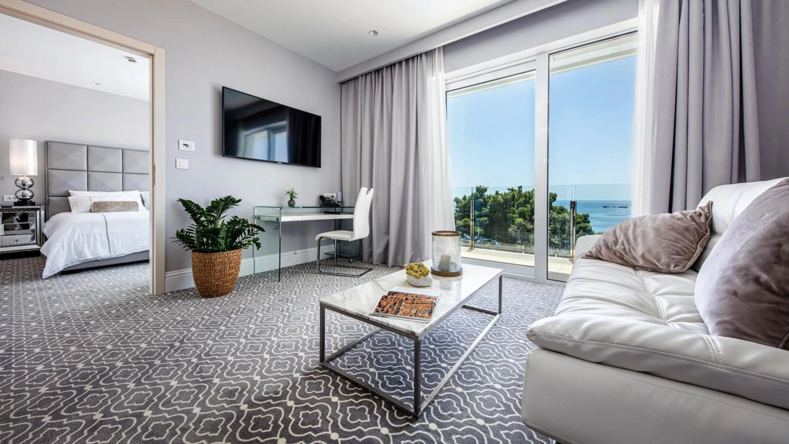 Living room in Royal Palm Hotel