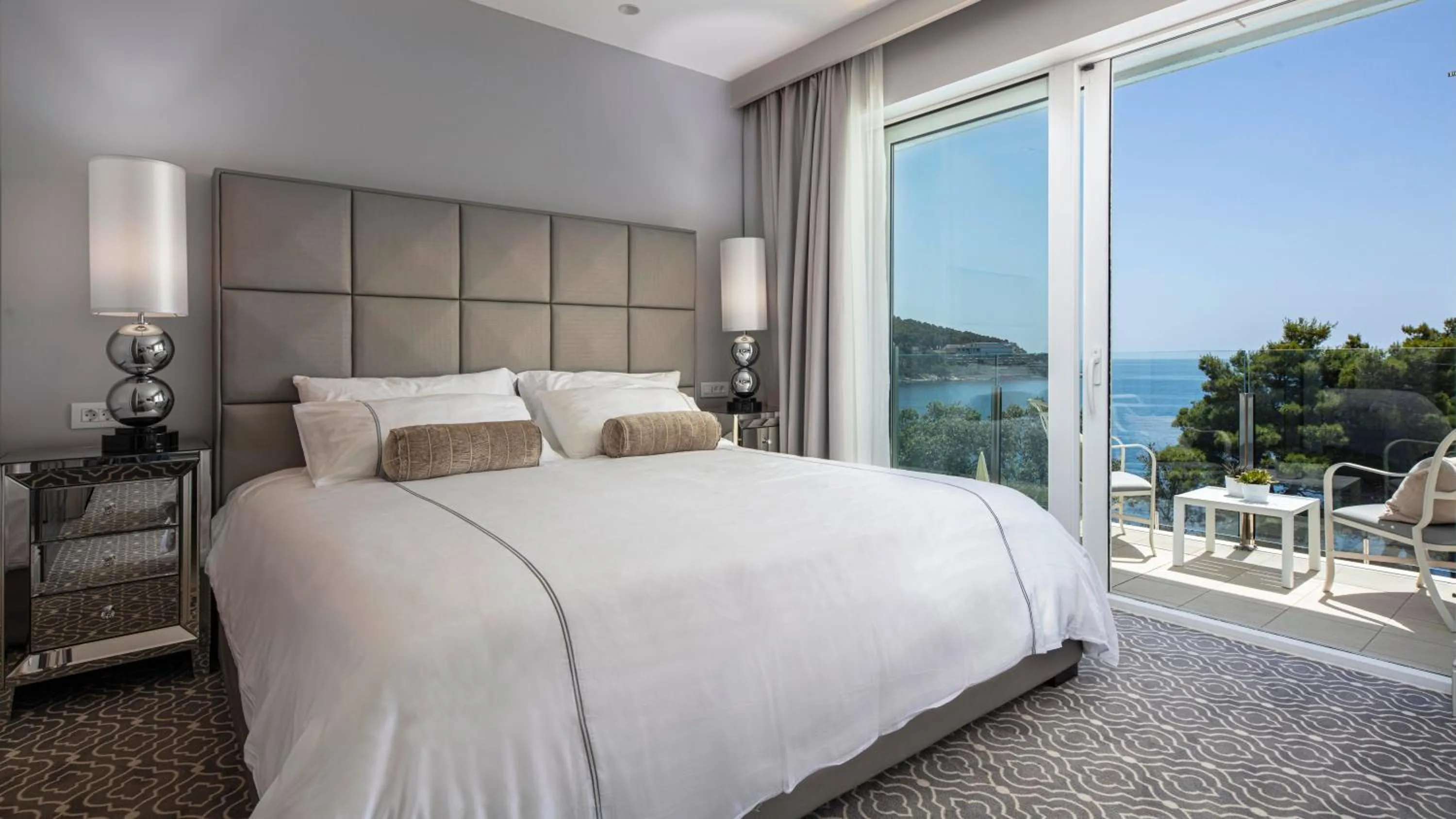 Bed in Royal Palm Hotel