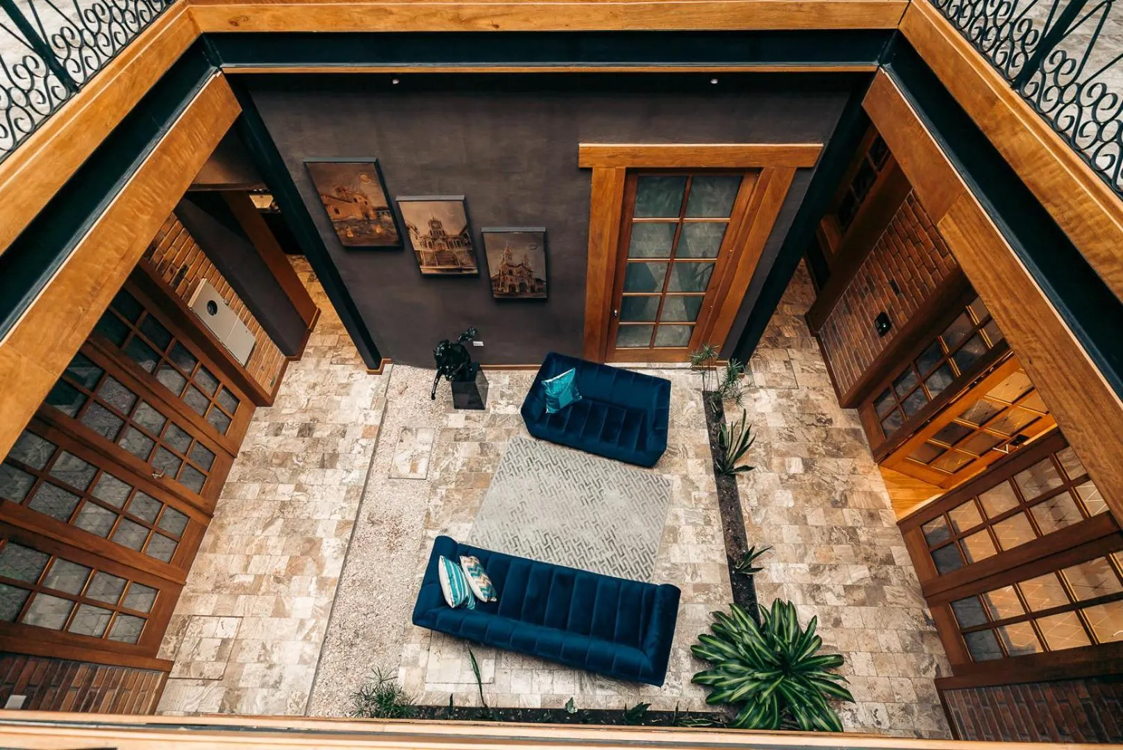 Patio in Hotel Cruz del Vado by Art Hotels