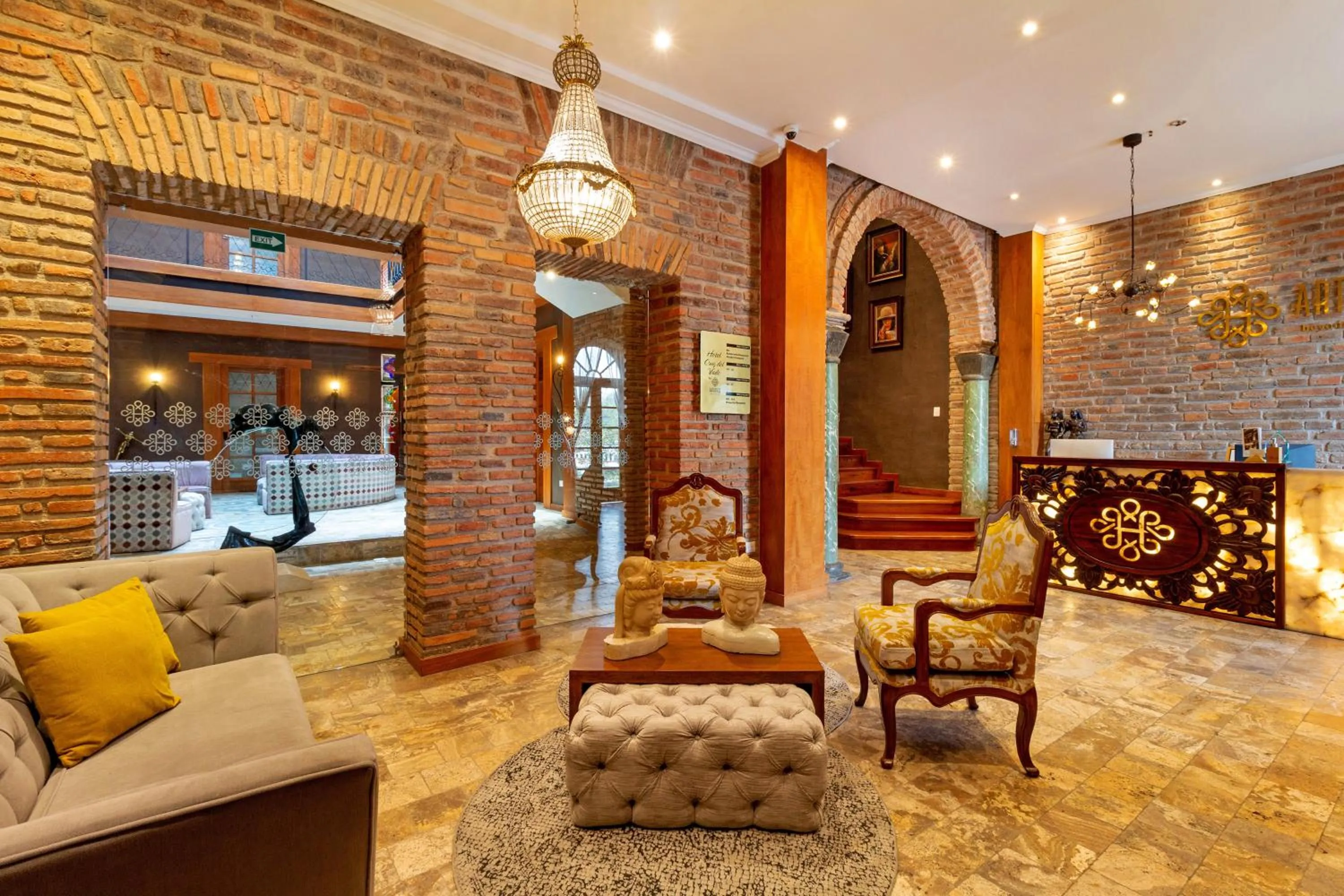 Living room in Hotel Cruz del Vado by Art Hotels