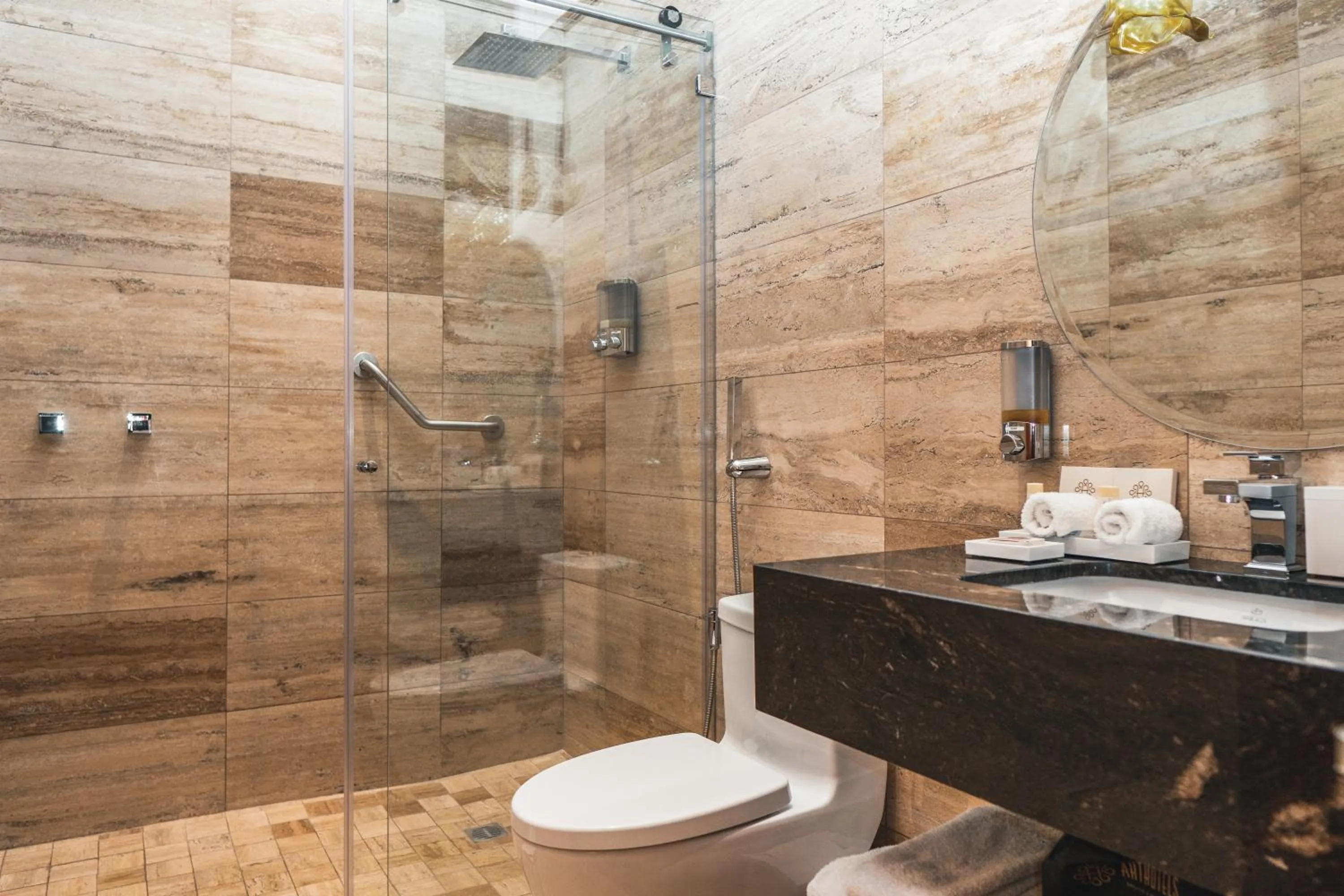 Shower in Hotel Cruz del Vado by Art Hotels