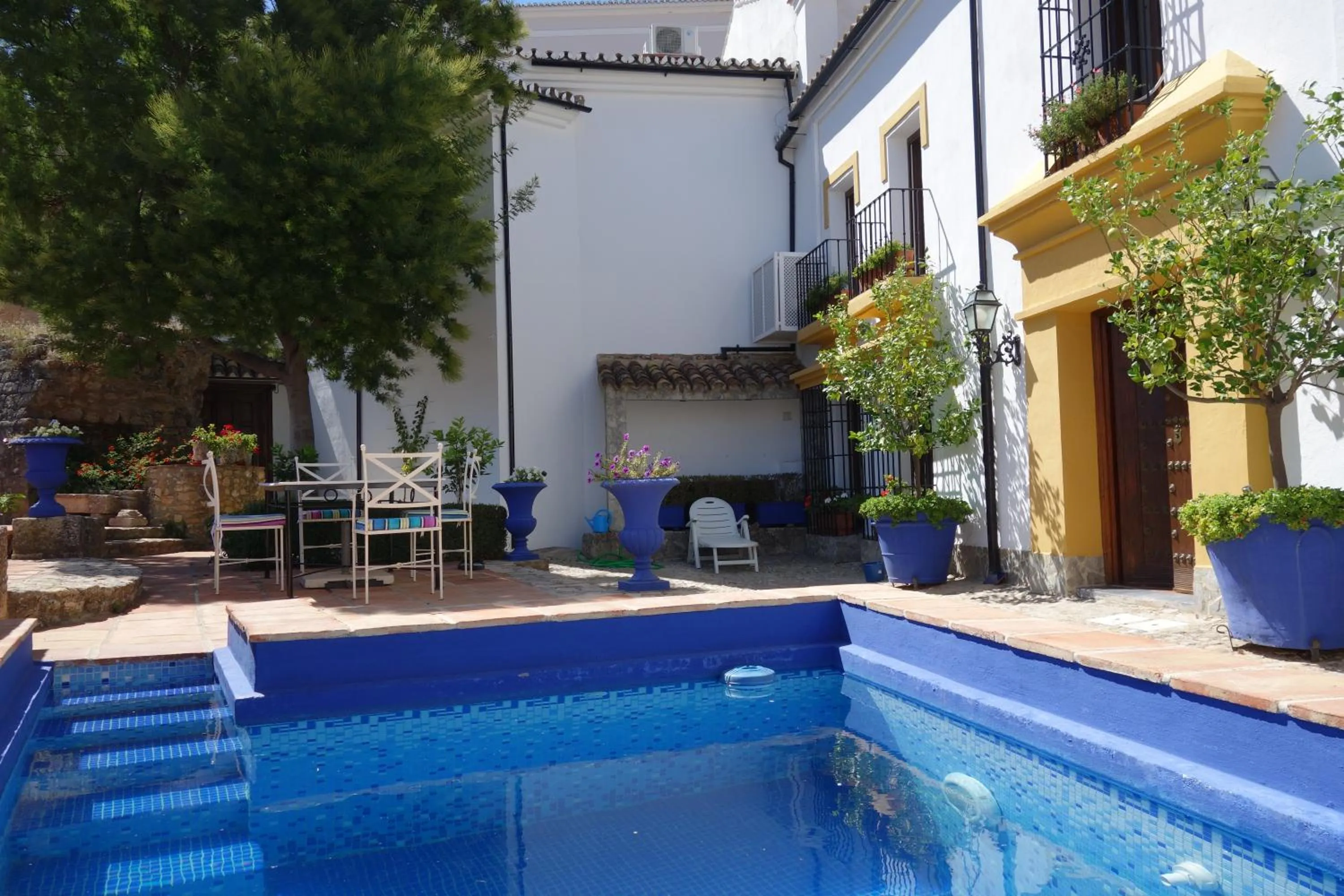Swimming pool in La Escondida Ronda, B&B