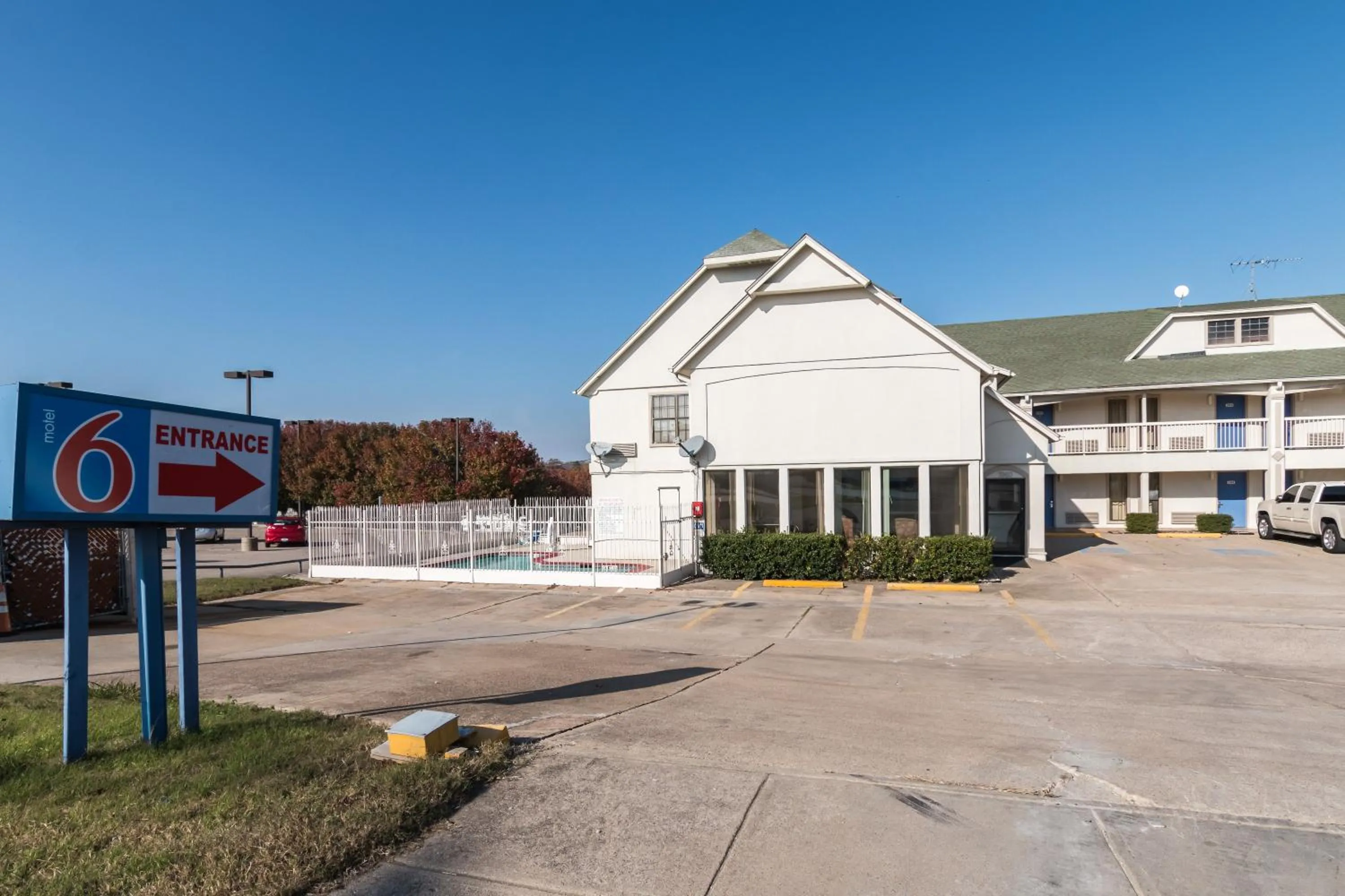 Facade/entrance in Motel 6-Fort Worth, TX - White Settlement