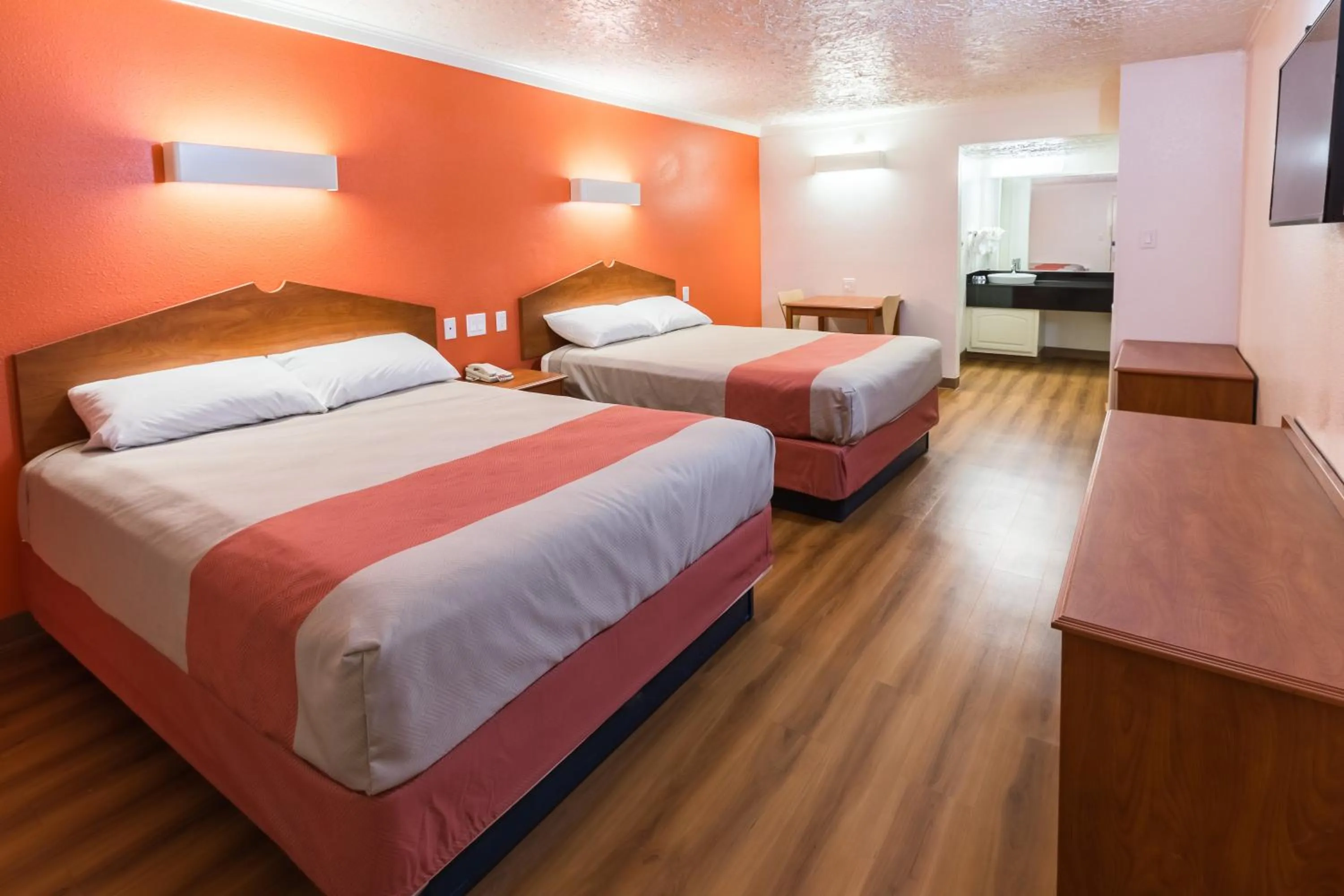 Bedroom, Bed in Motel 6-Fort Worth, TX - White Settlement