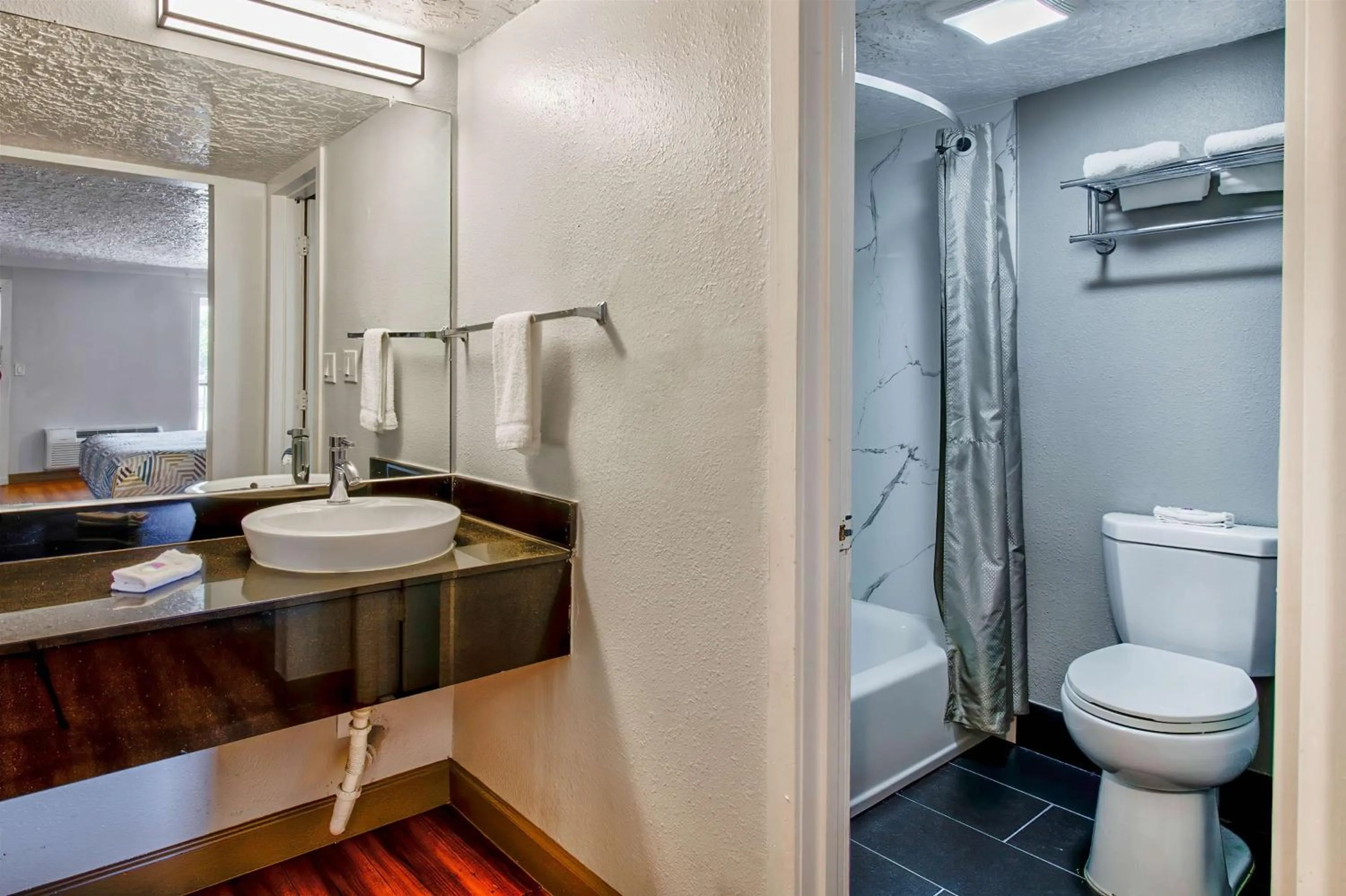Bathroom in Motel 6-Fort Worth, TX - White Settlement