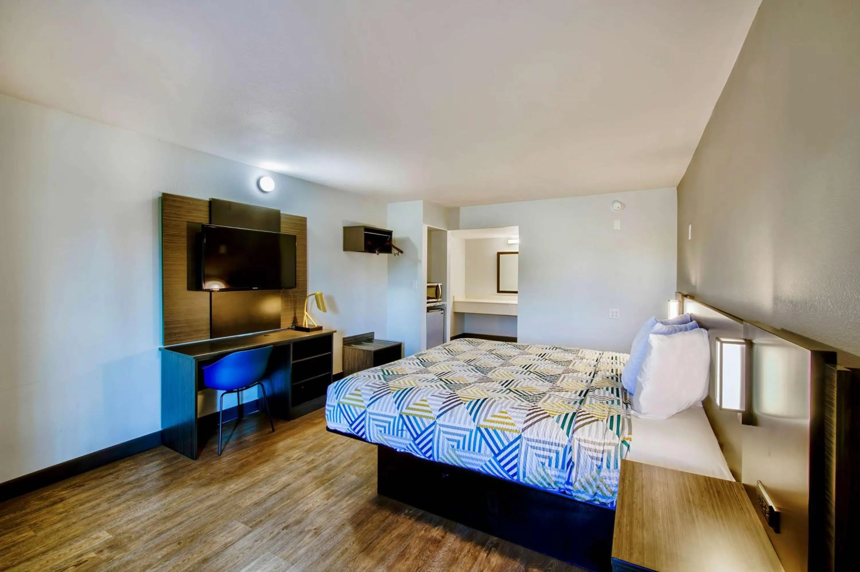 Bedroom, Bed in Motel 6-Fort Worth, TX - White Settlement