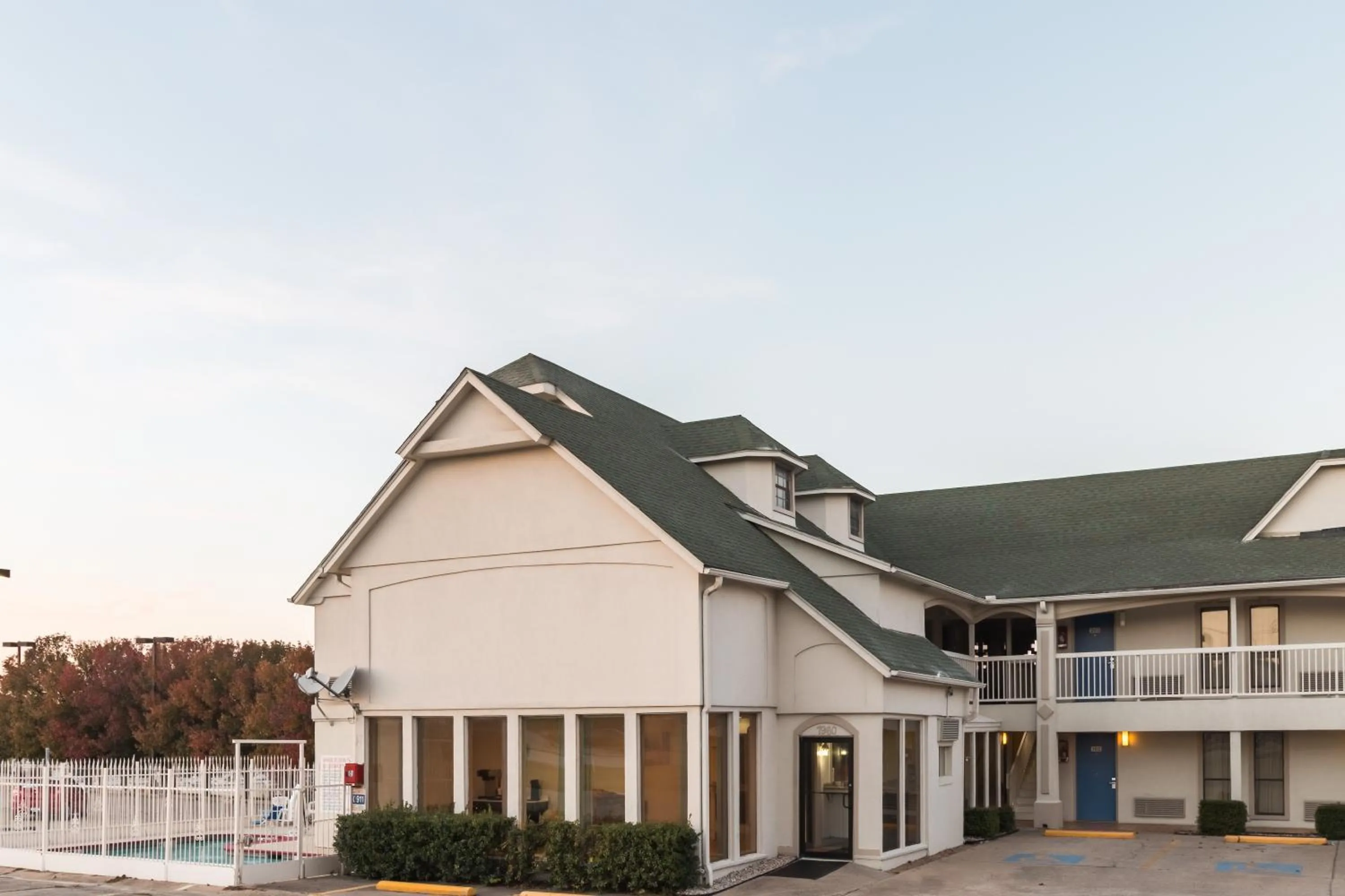 Facade/entrance in Motel 6-Fort Worth, TX - White Settlement